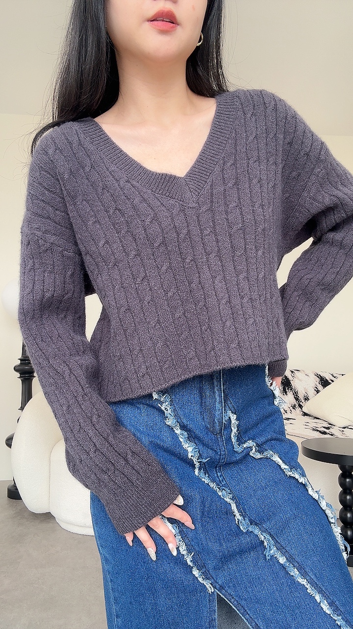V领大麻编长袖毛衣