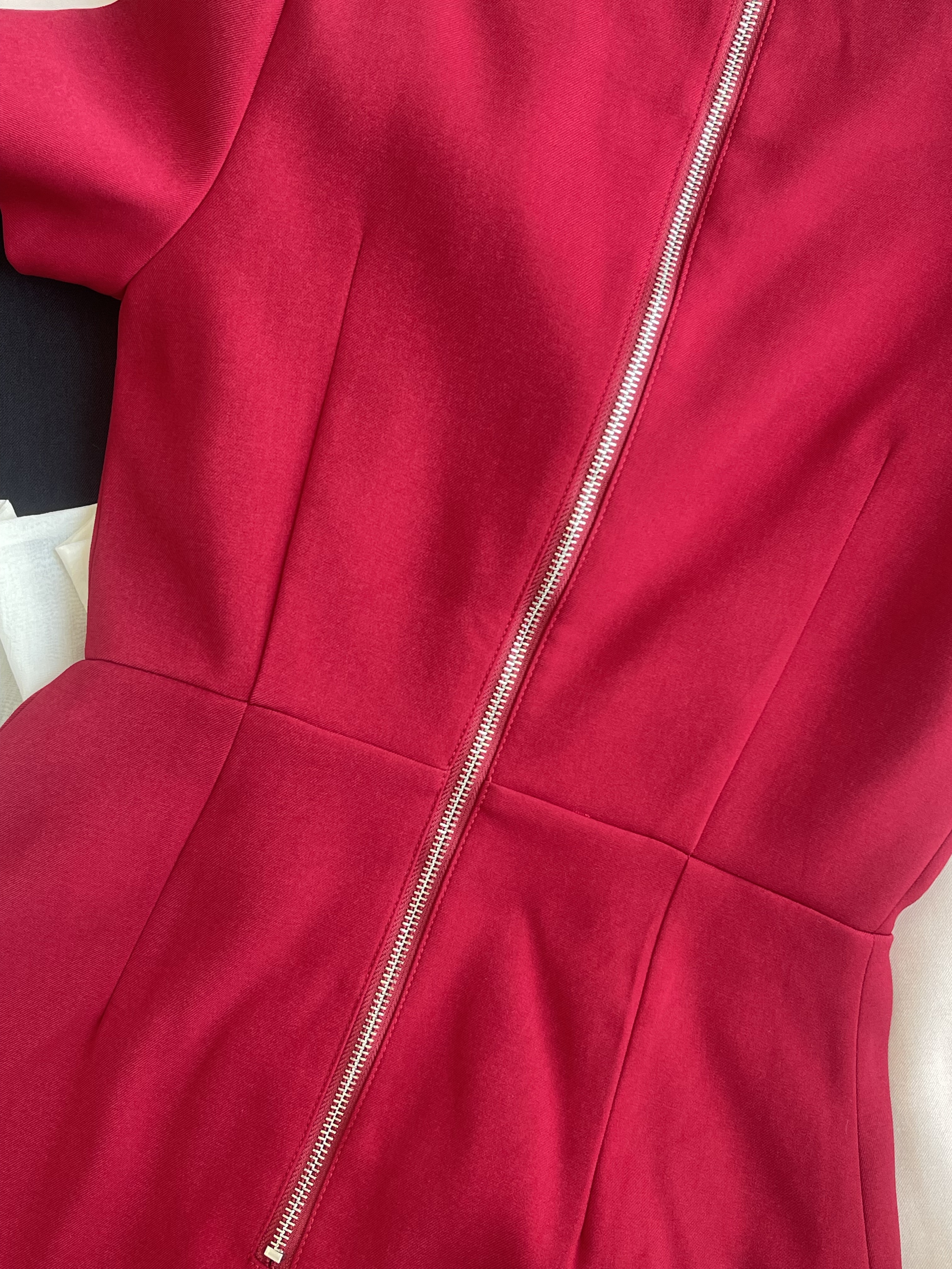 名媛水晶百褶纱尾短袖Dinner Dress