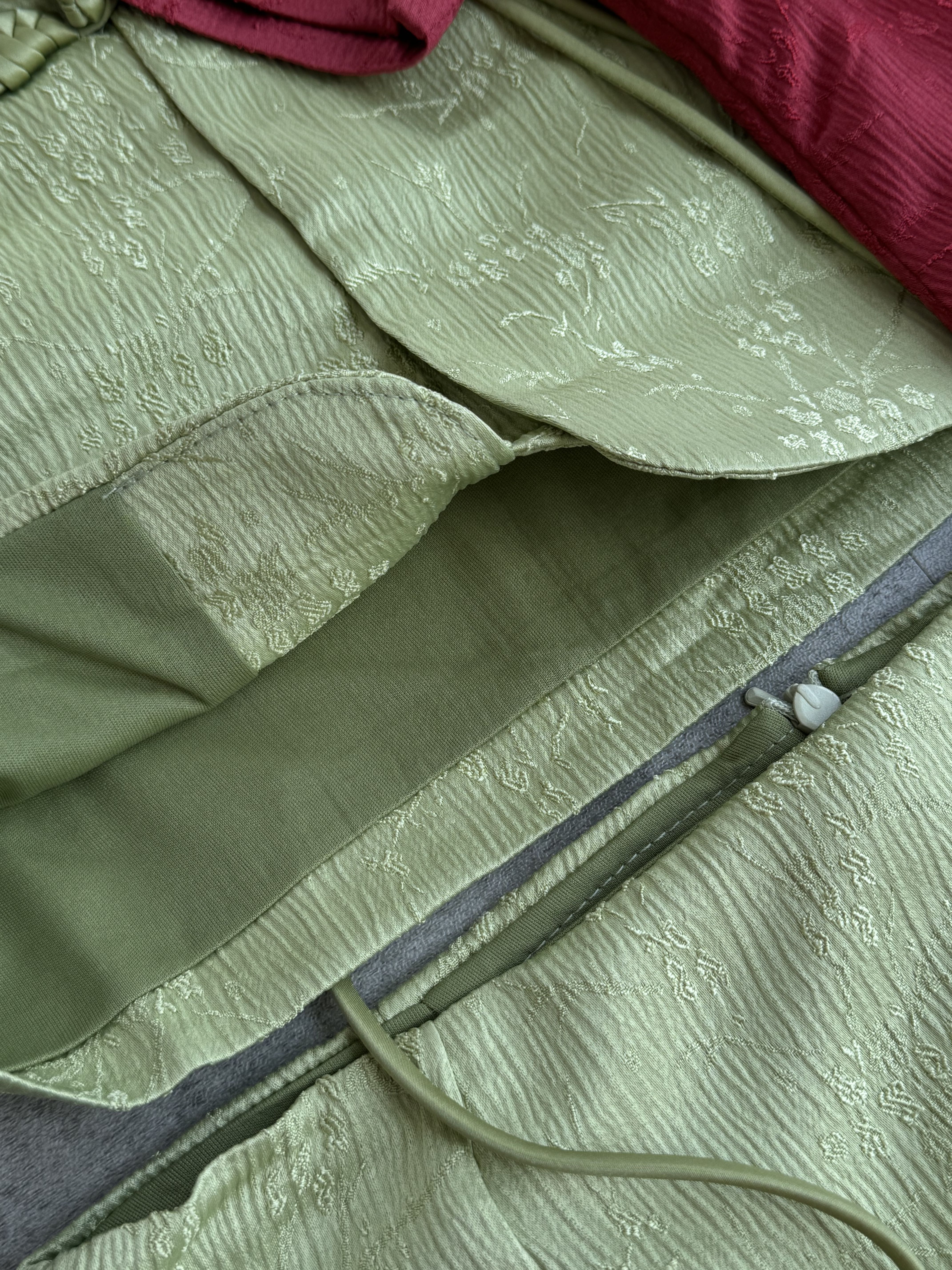 暗花刺绣短袖长裙改良旗袍