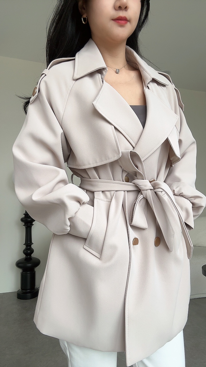 可爱泡芙袖风衣