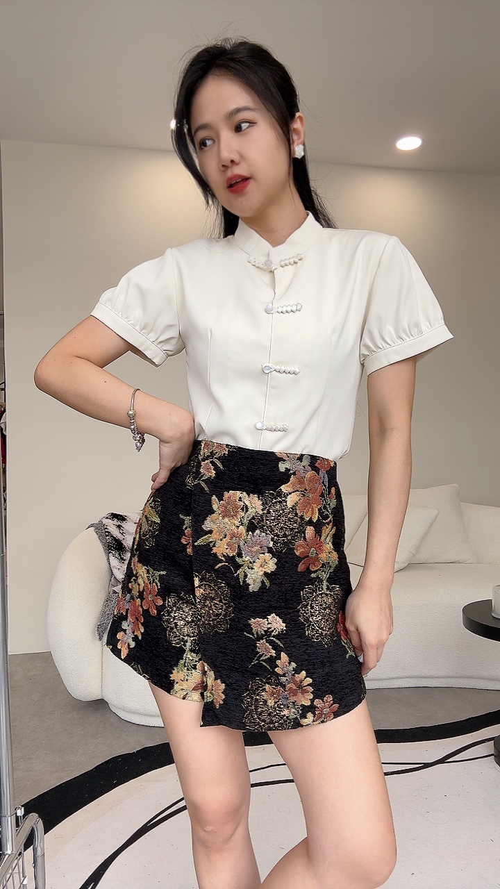 绒布刺绣新年裤裙