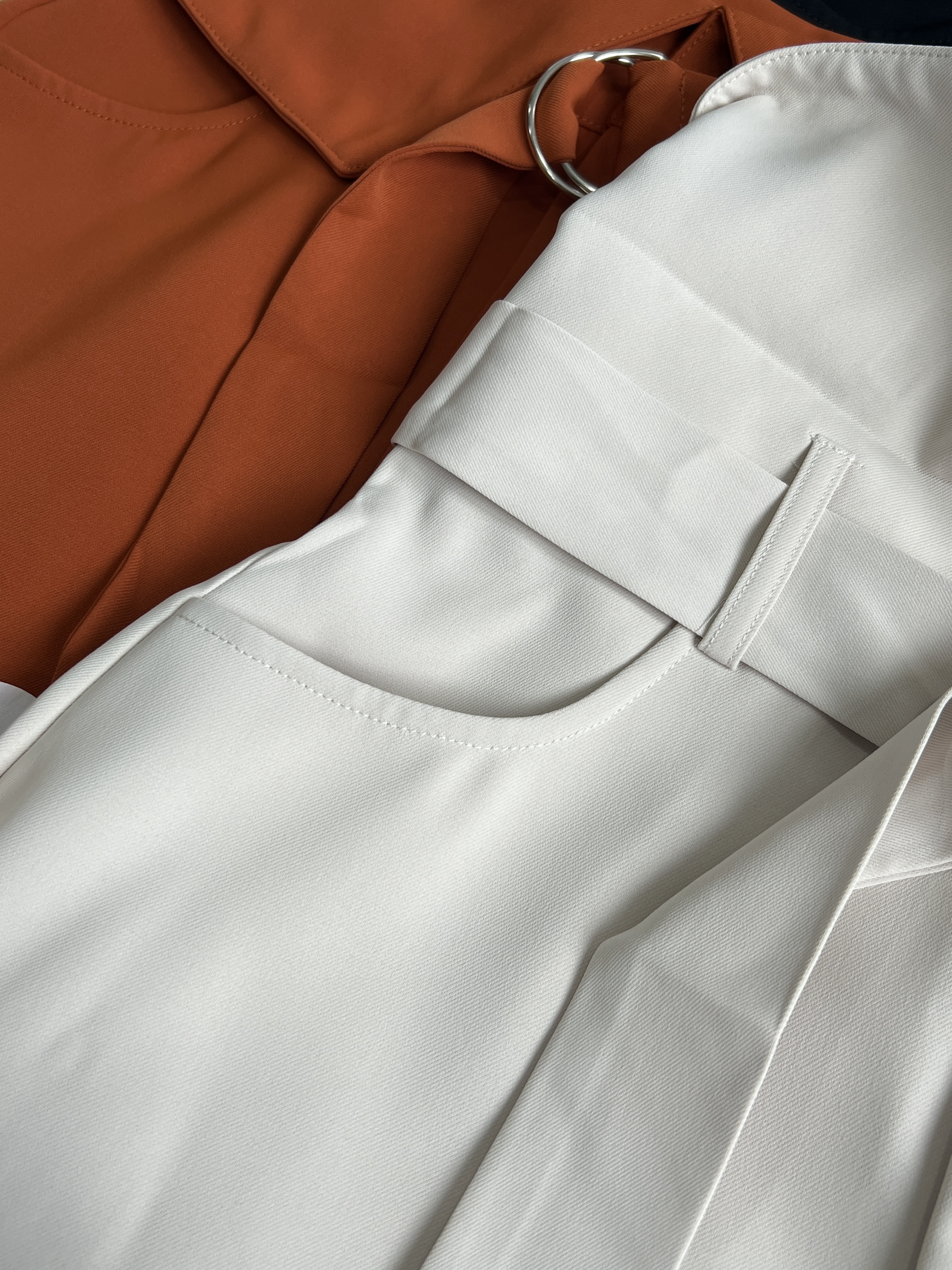 滑面设计感翻边短裤