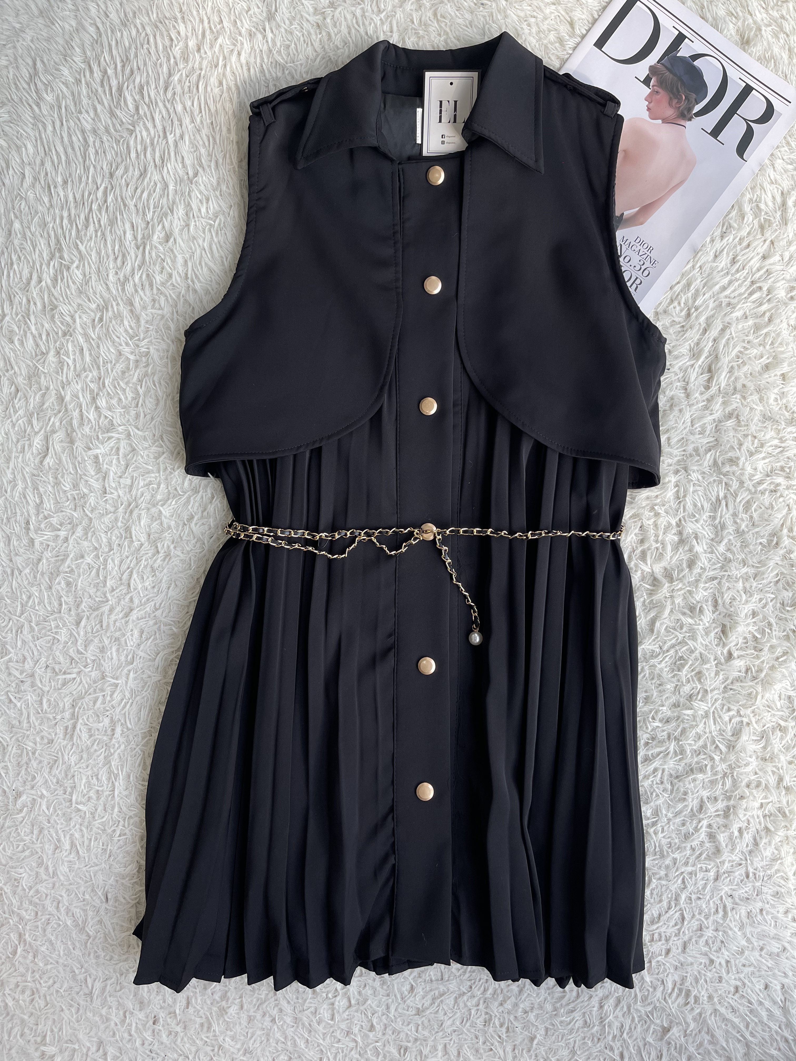 无袖斗风设计百褶连身裙（附送腰链）