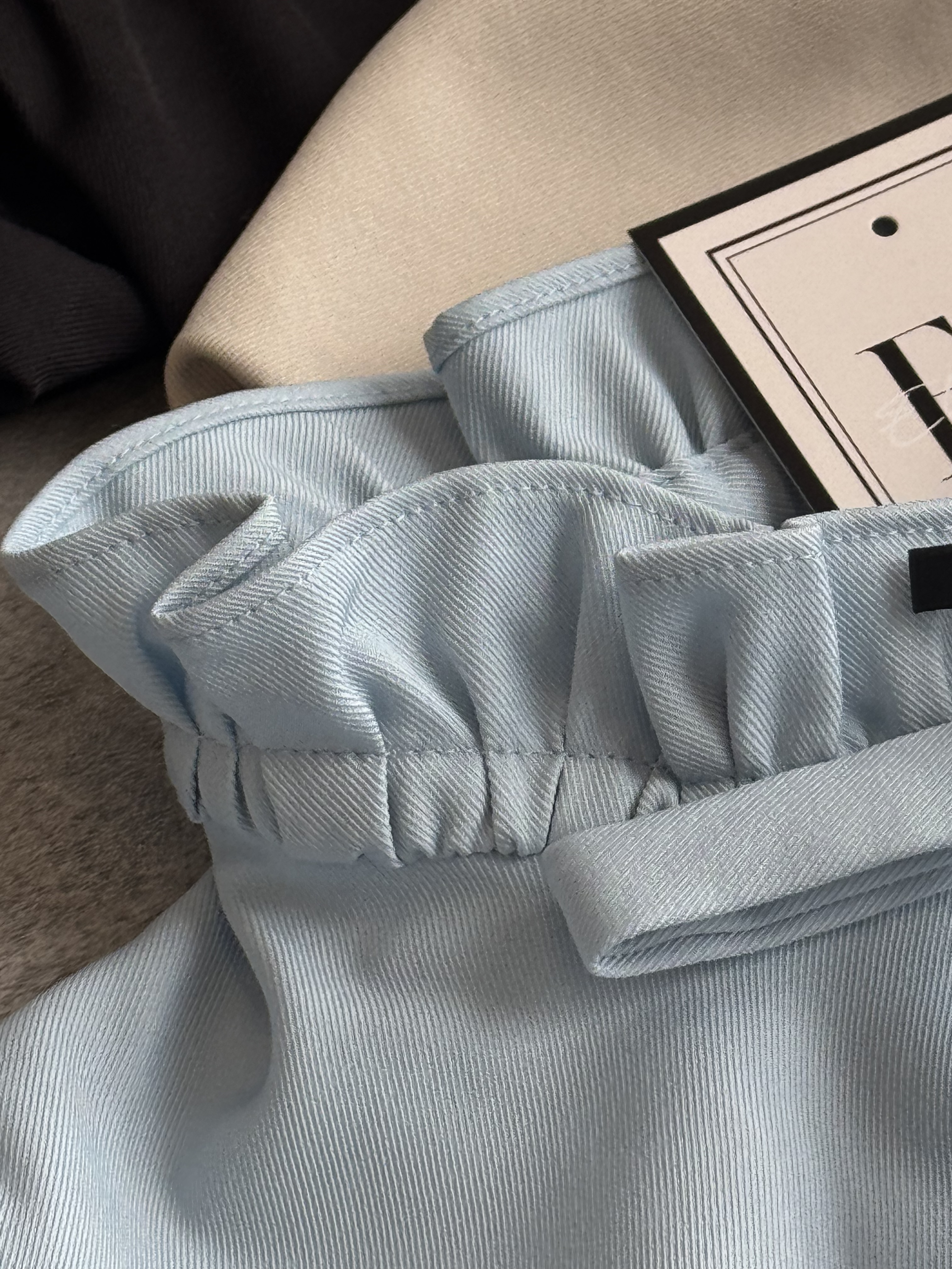 公主袖黑蝴蝶结Top