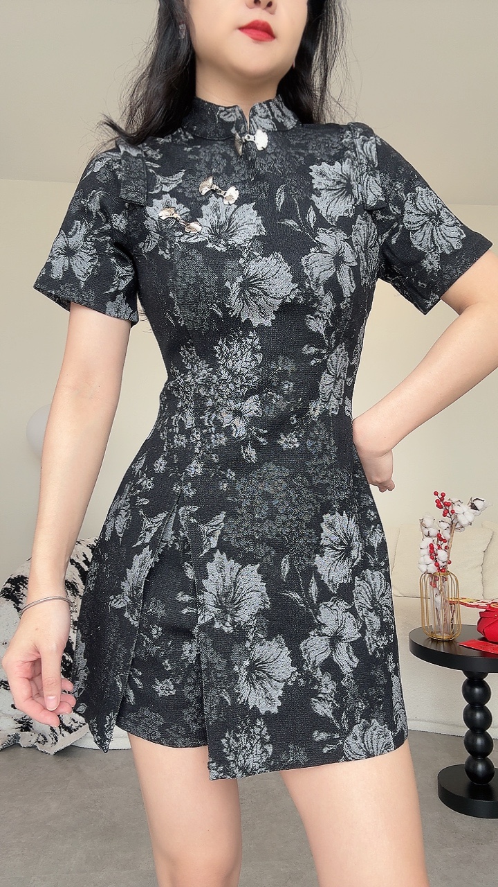 《新年》贝壳扣牛仔长版上衣短裤套装