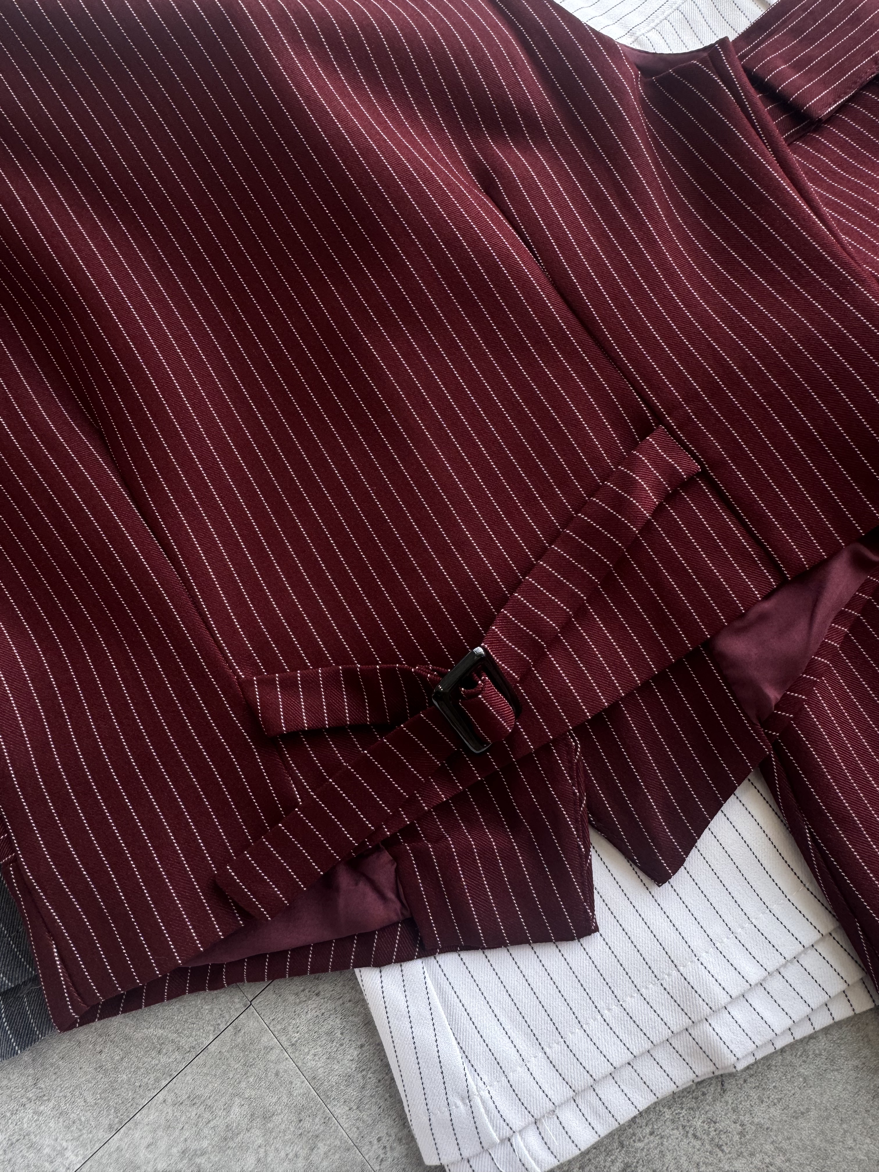 经典线条马甲裤裙套装