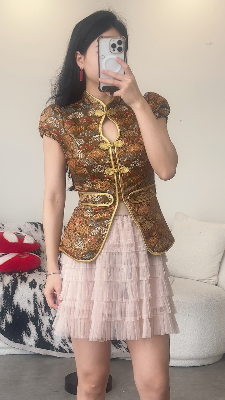 《新年旗袍》纱裙扇子刺绣套装