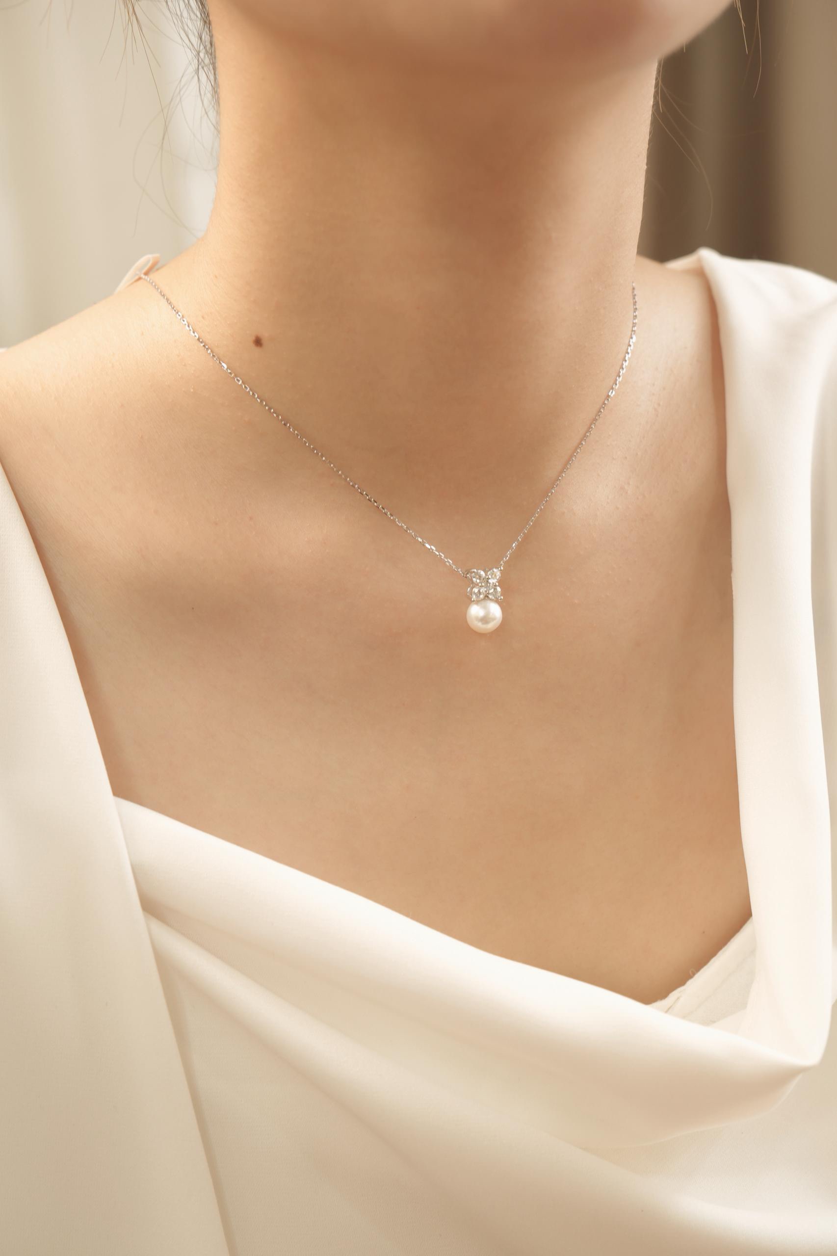 N15 - Pearl Radiant Necklace