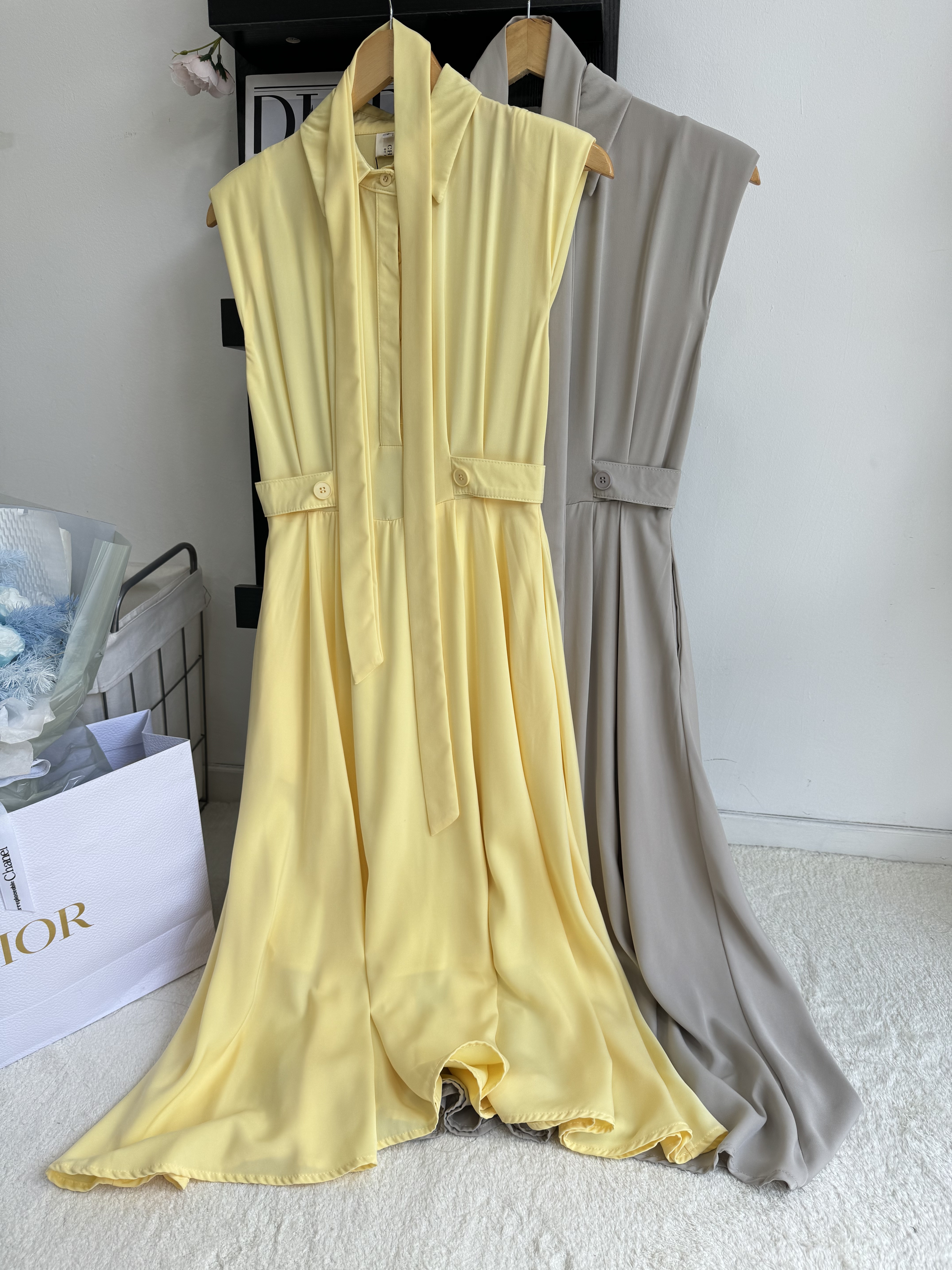 通勤垫肩无袖连身裙