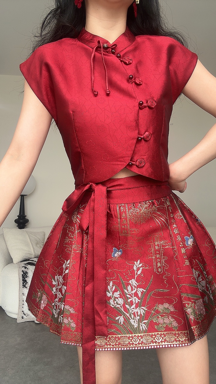 《情侣-女》 短版马面裙套装