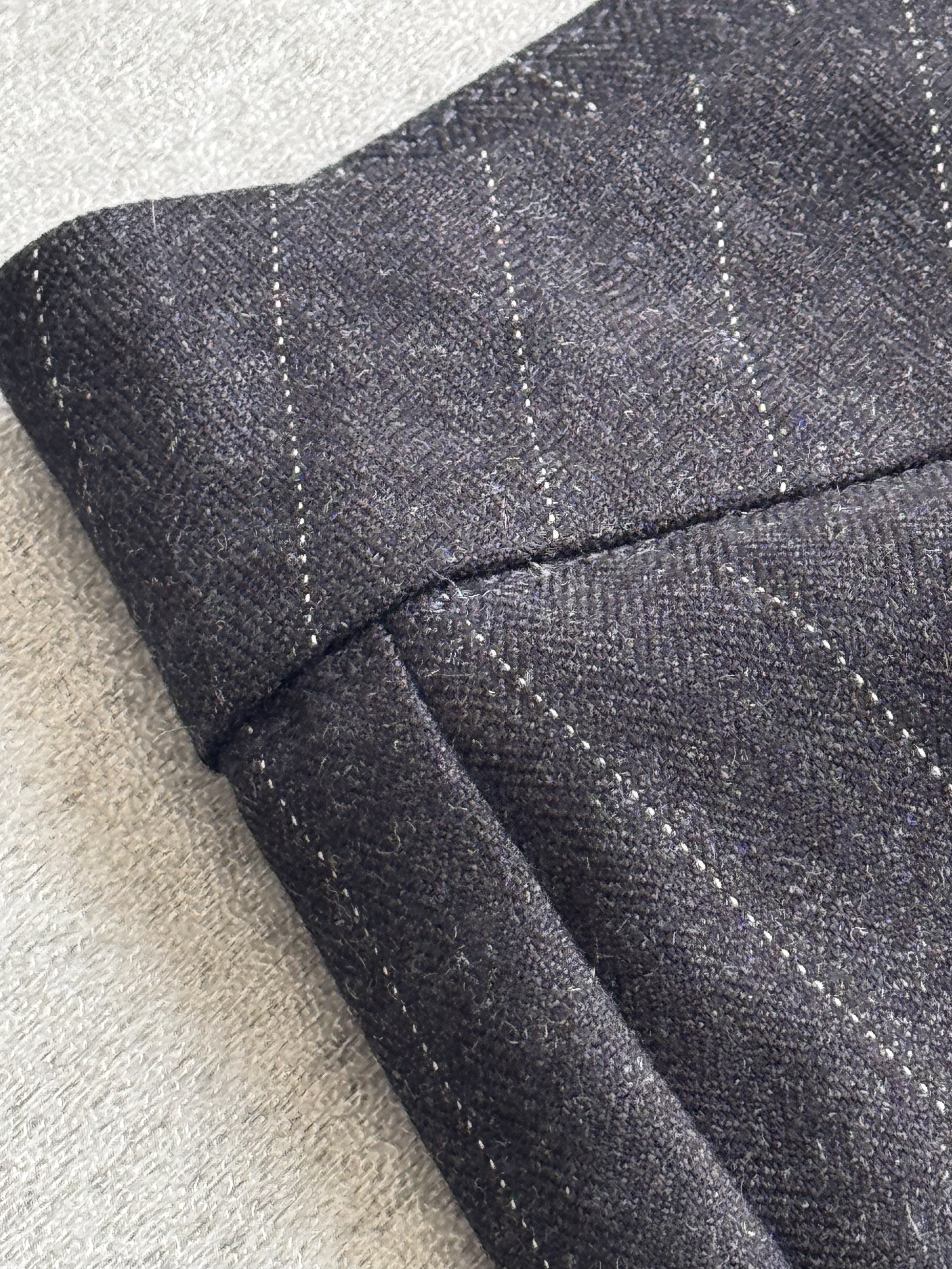 含羊毛高级线条西装直筒裤