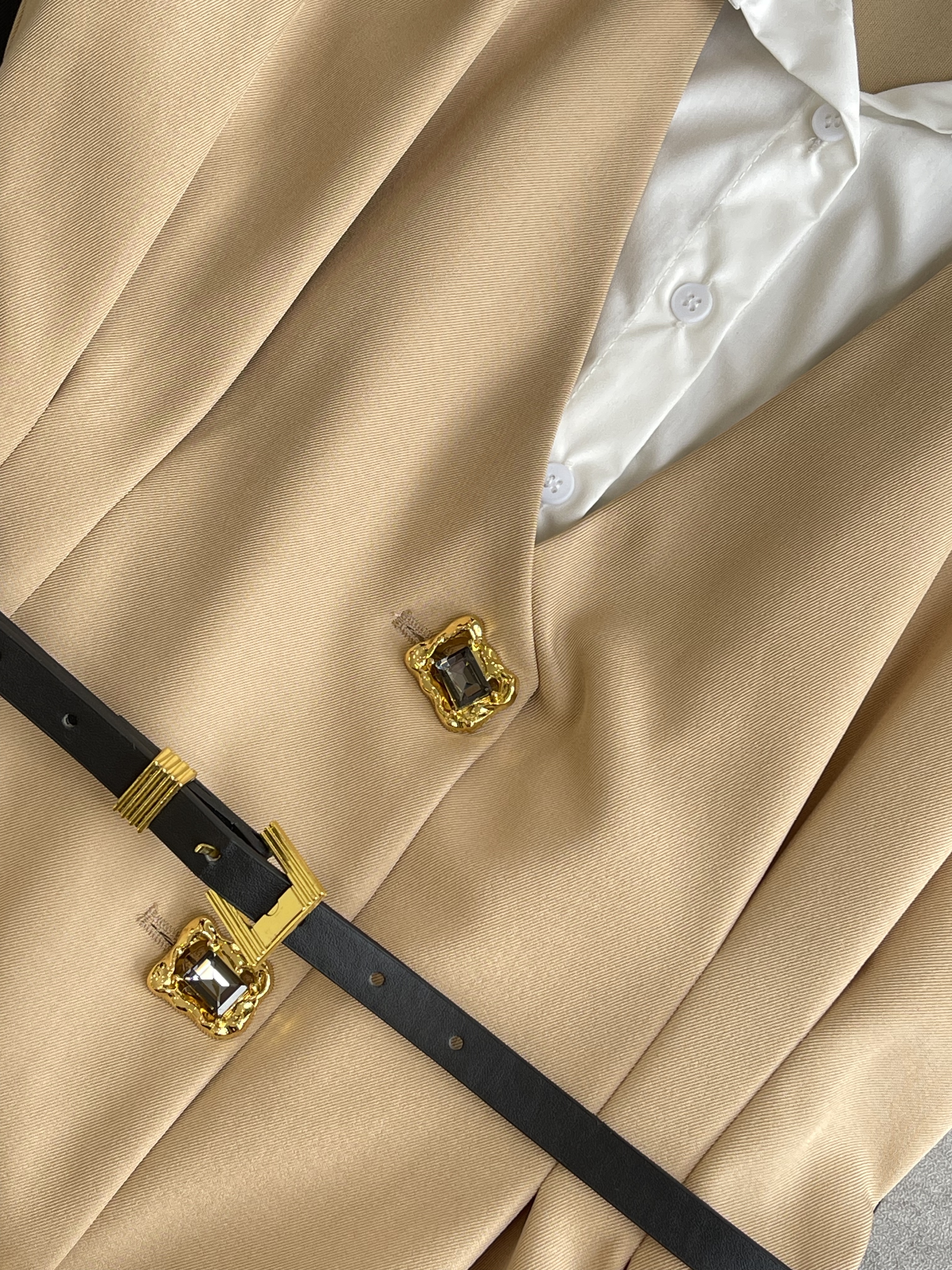 假两件宝石扣连身裙-腰带