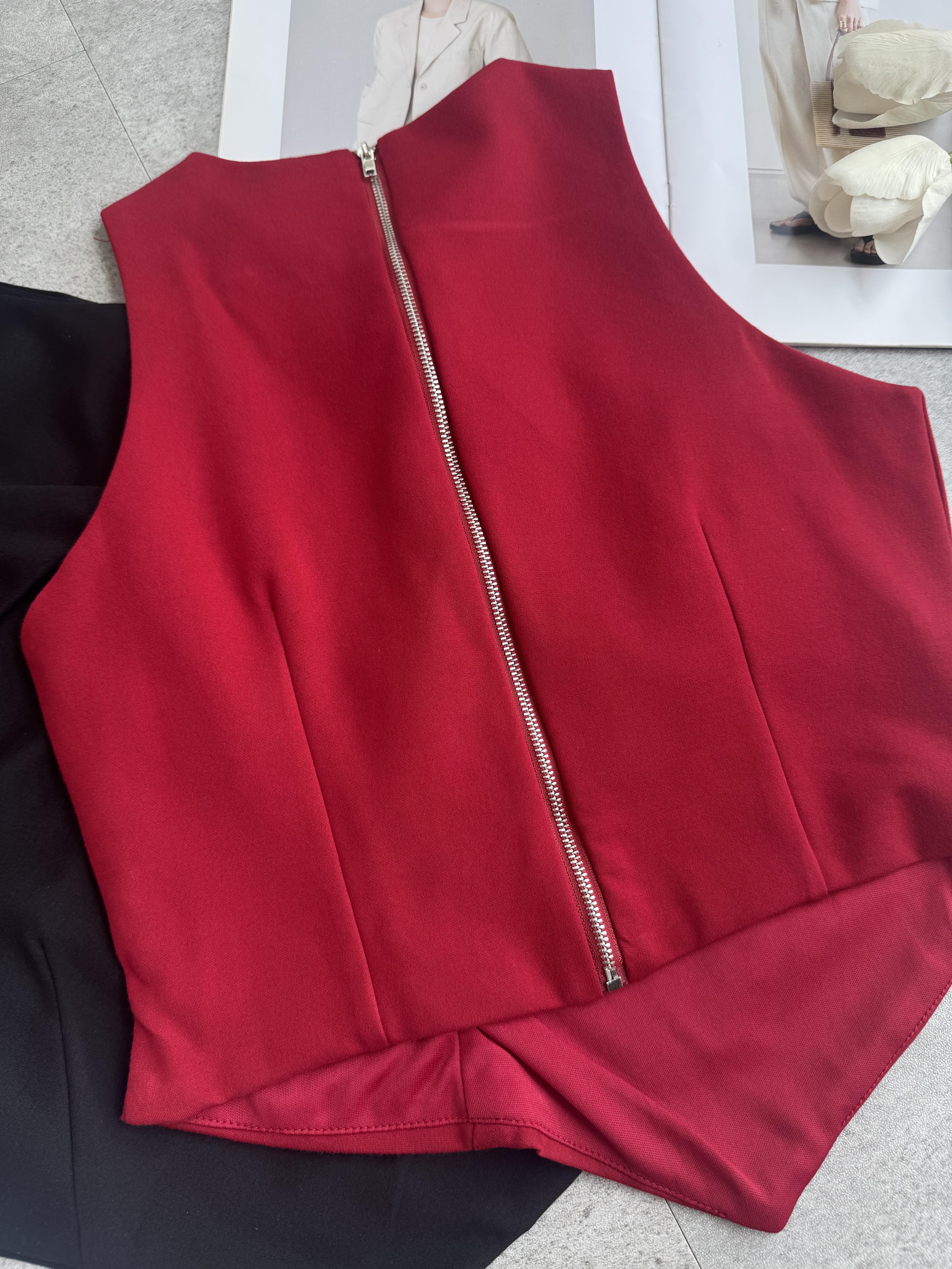 知性内cut造型Top