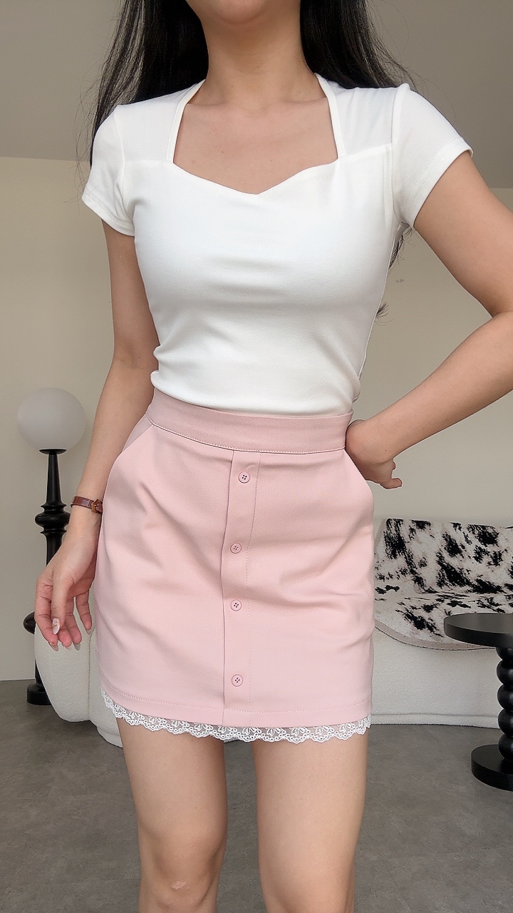 蕾丝边A纽扣设计短裙