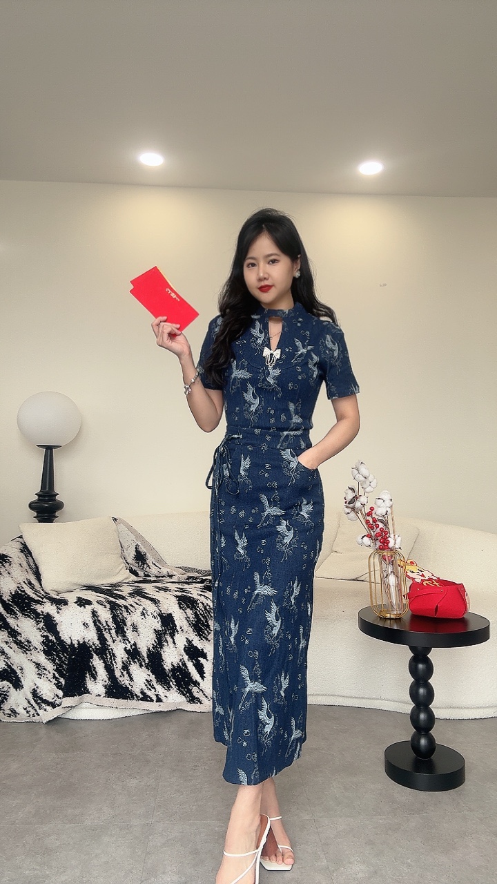 《新年》蝴蝶钻牛仔短袖长裙套装