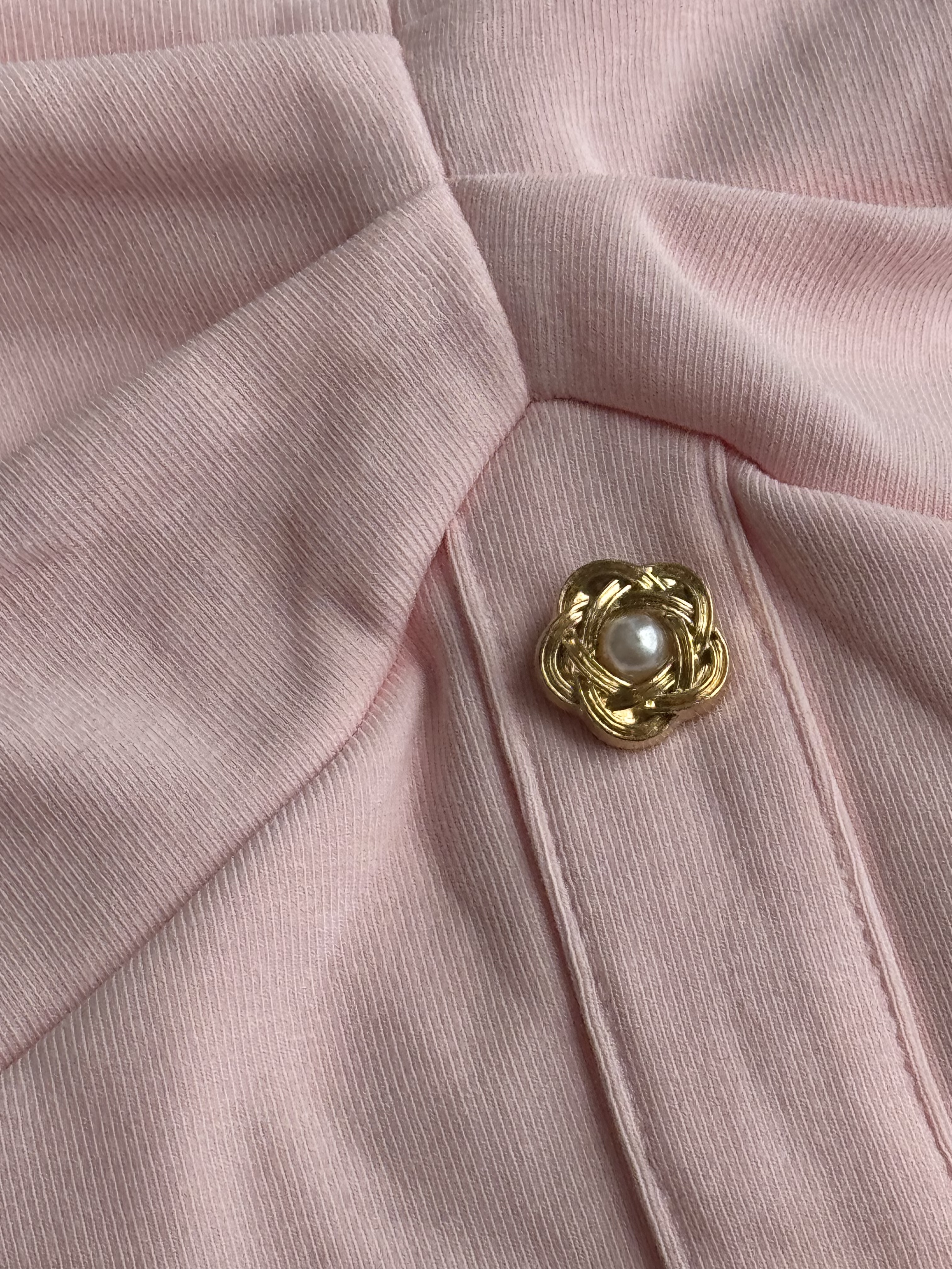 金扣珍珠方领短袖Tee