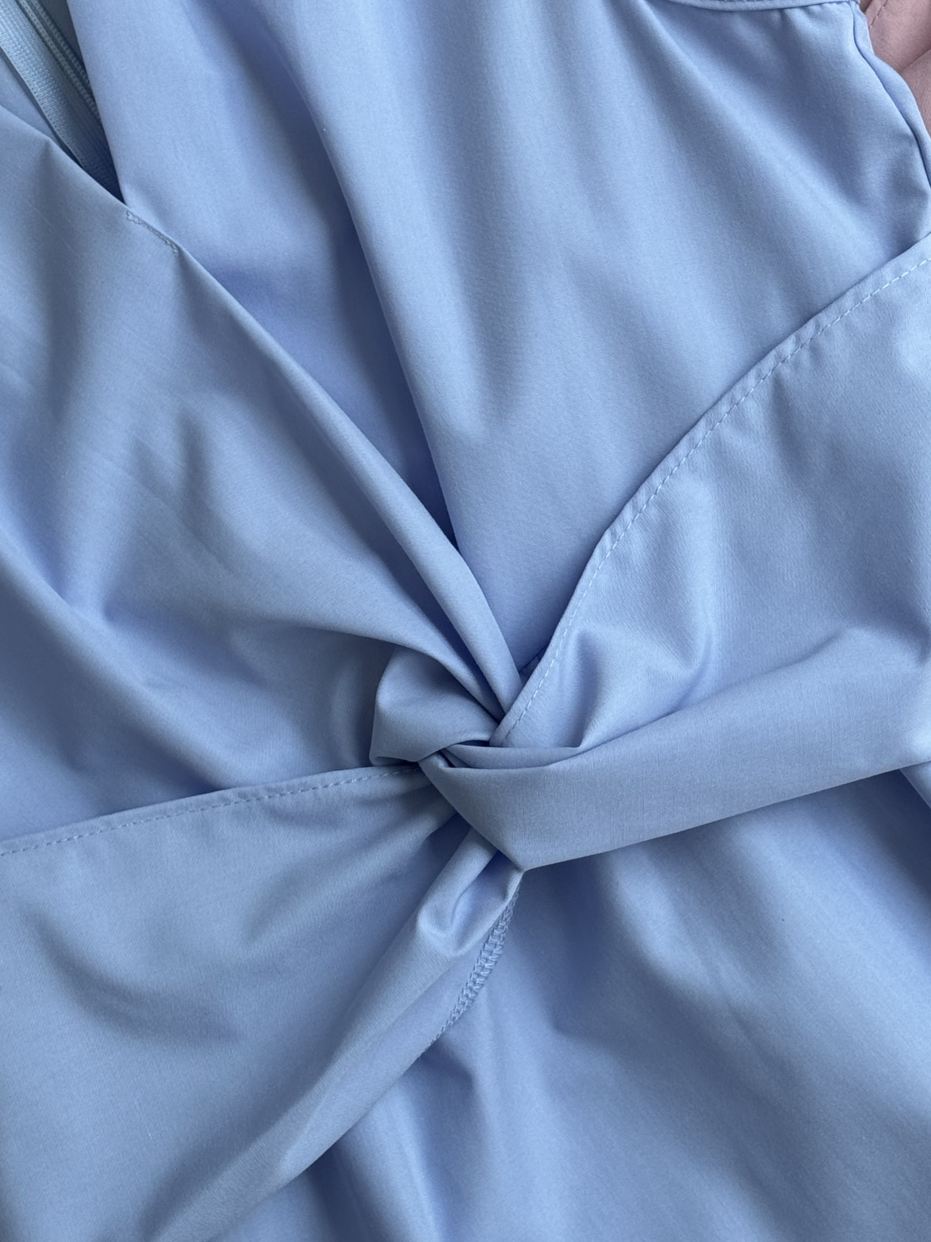 衬衫面料无袖卷花上衣