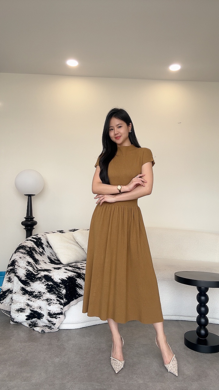 气质落肩袖中高领针织连身裙