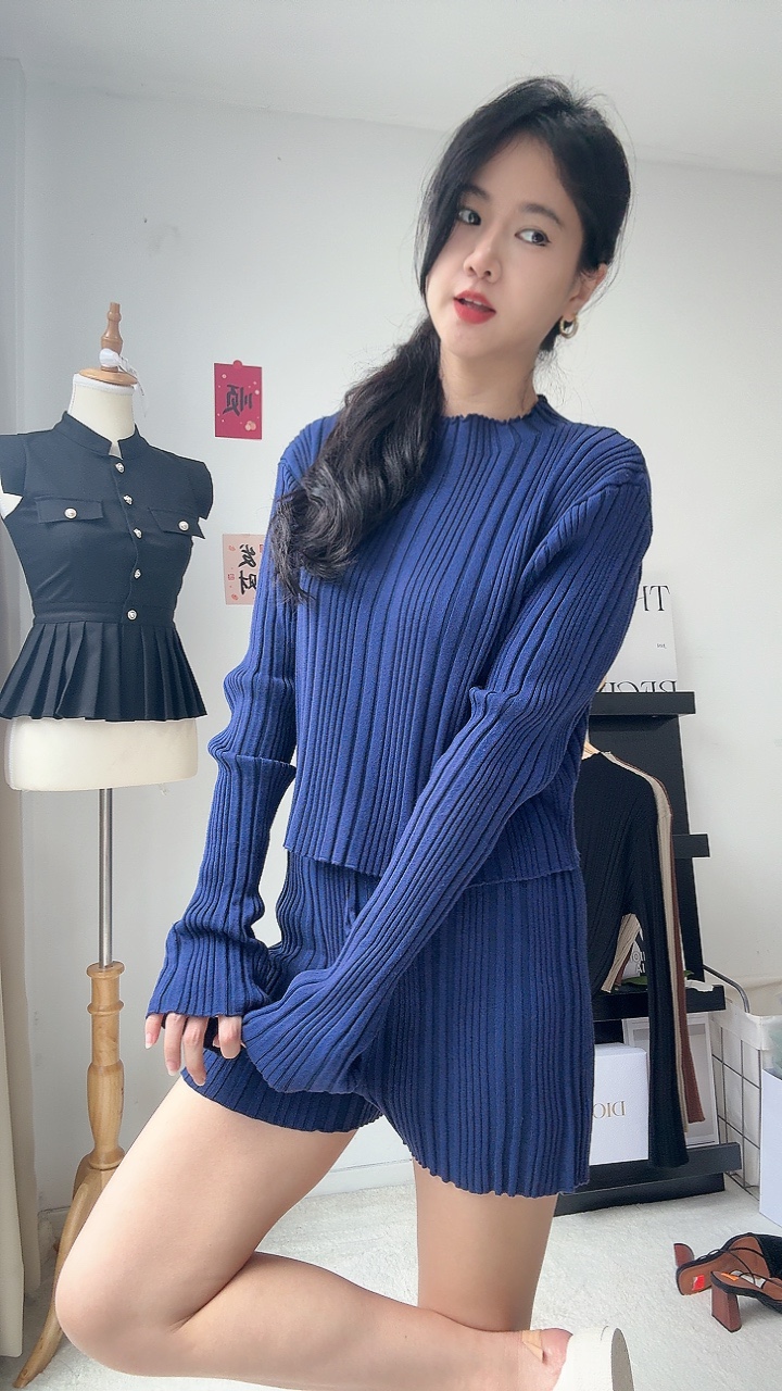 休闲针织长袖套装.