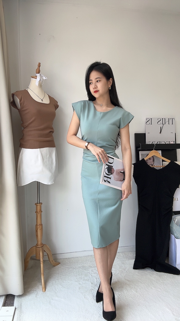 优雅收腰皱褶连身裙