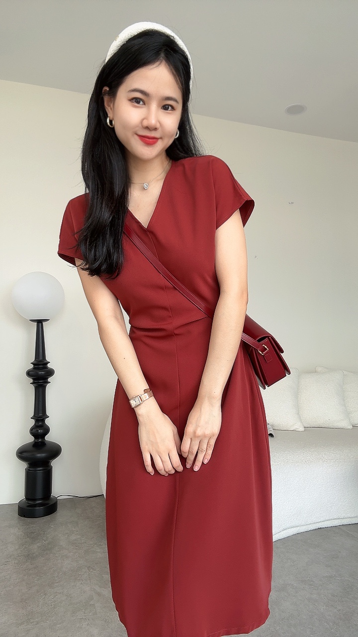 简约大方文雅修腰滑面Dress