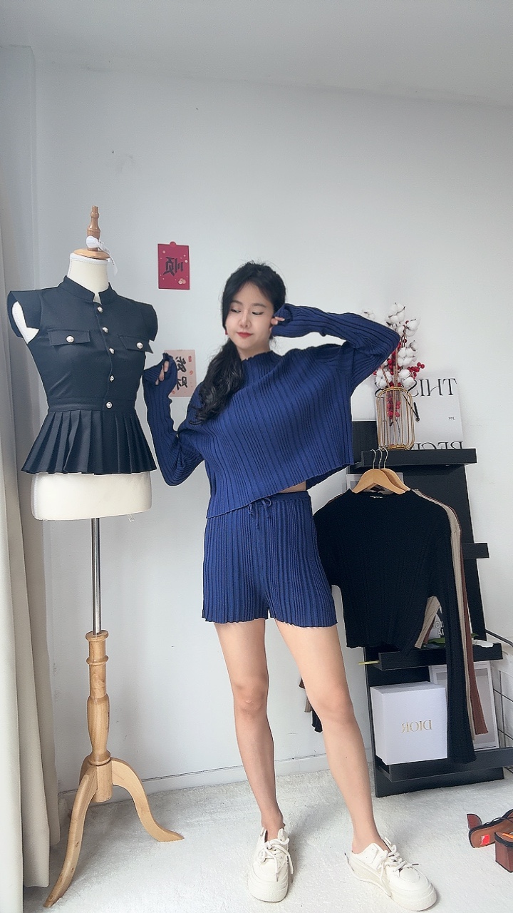 休闲针织长袖套装.