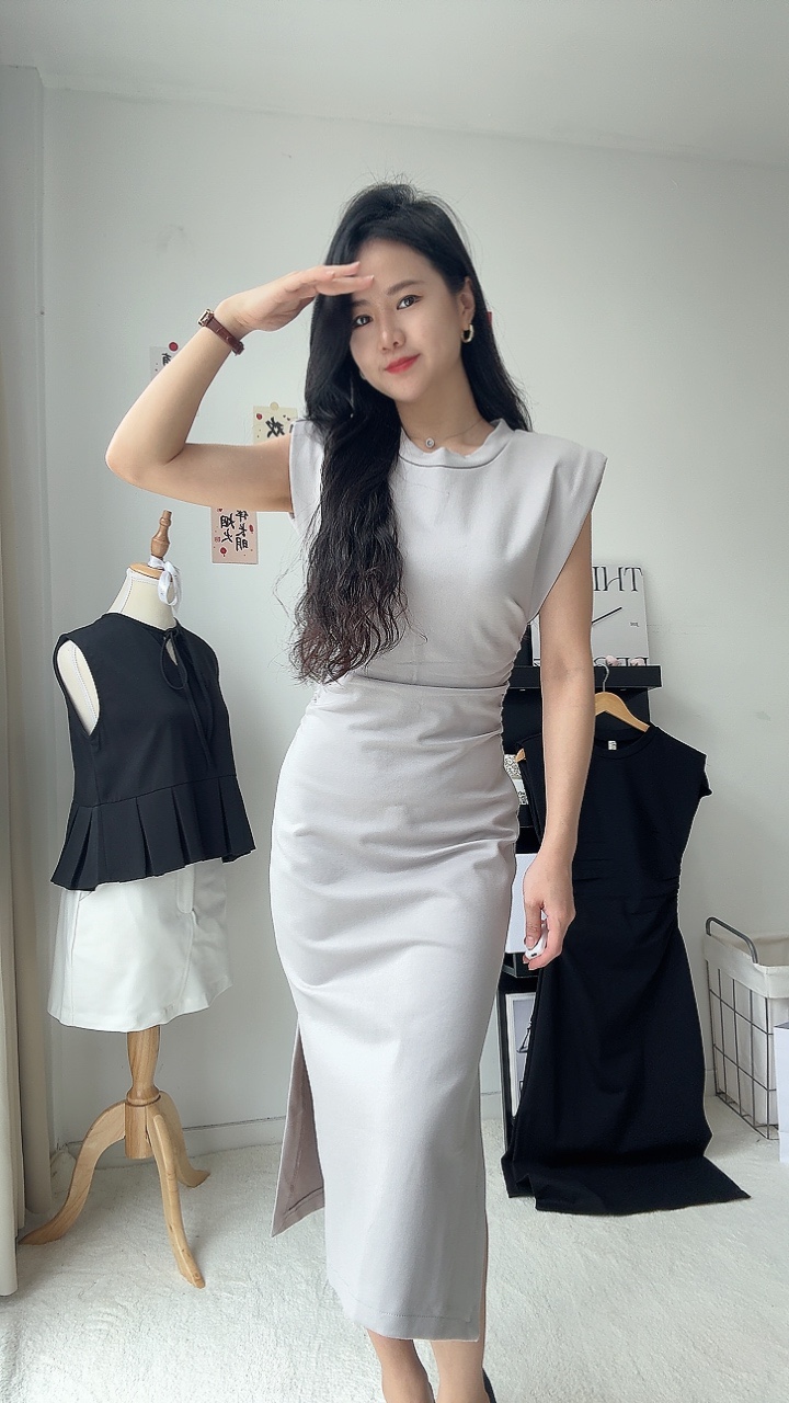 垫肩收腰连身裙