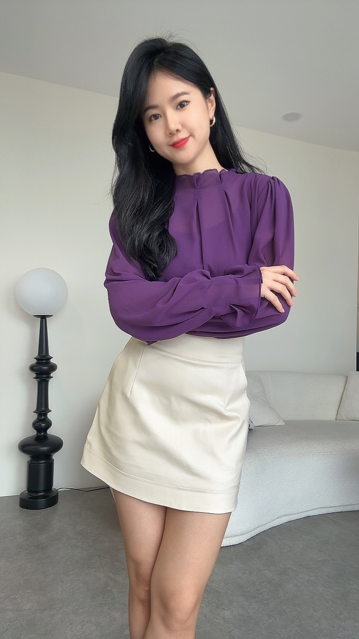 厚腰线下摆卷边短裙