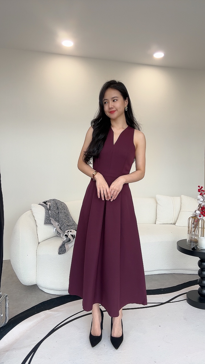 V领无袖腰线连身裙