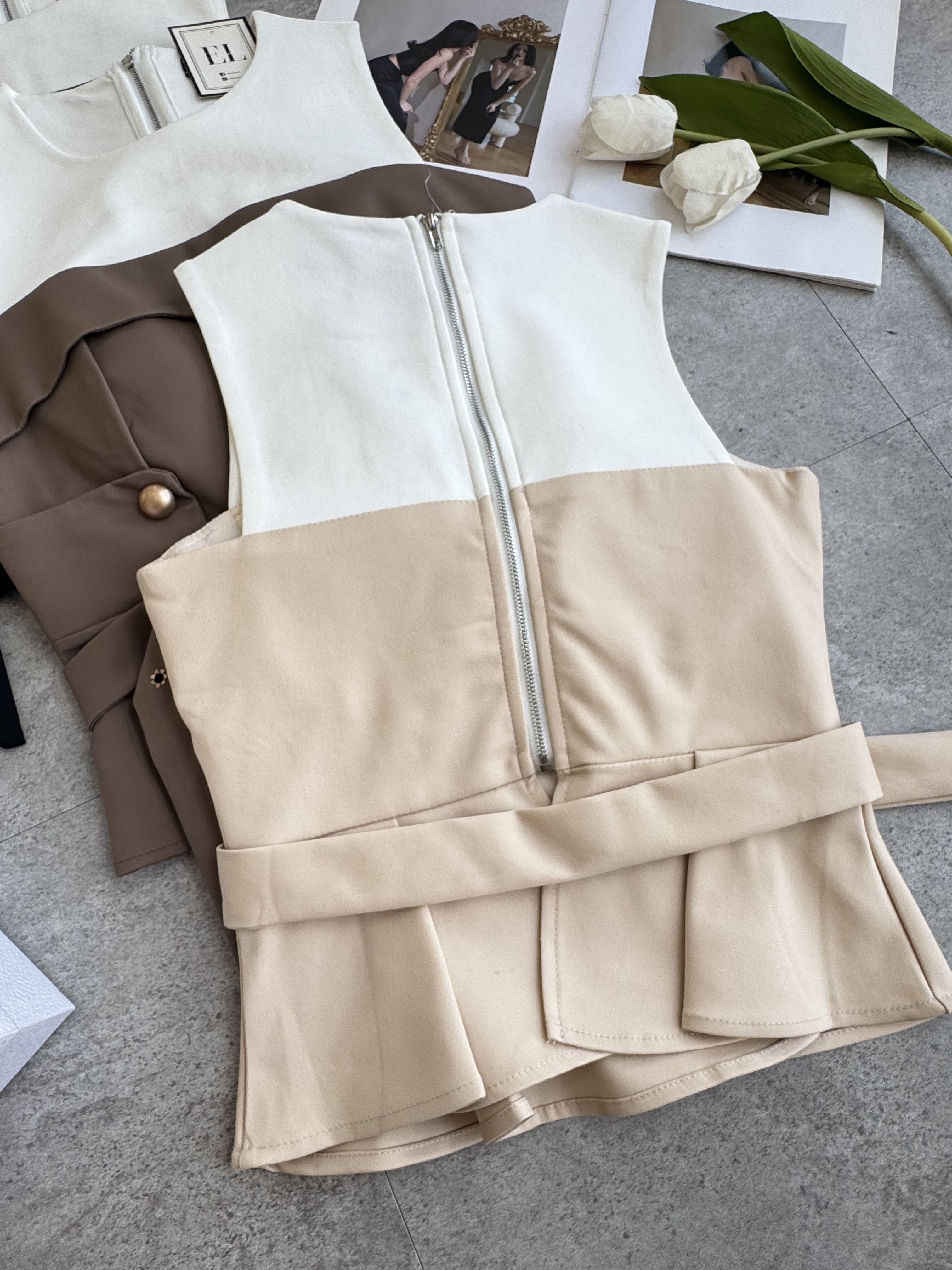 假两式金扣设计上衣（胸垫）-腰带