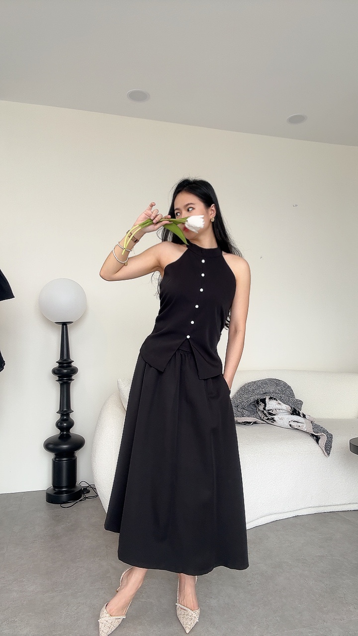 优雅挂脖修腰上衣