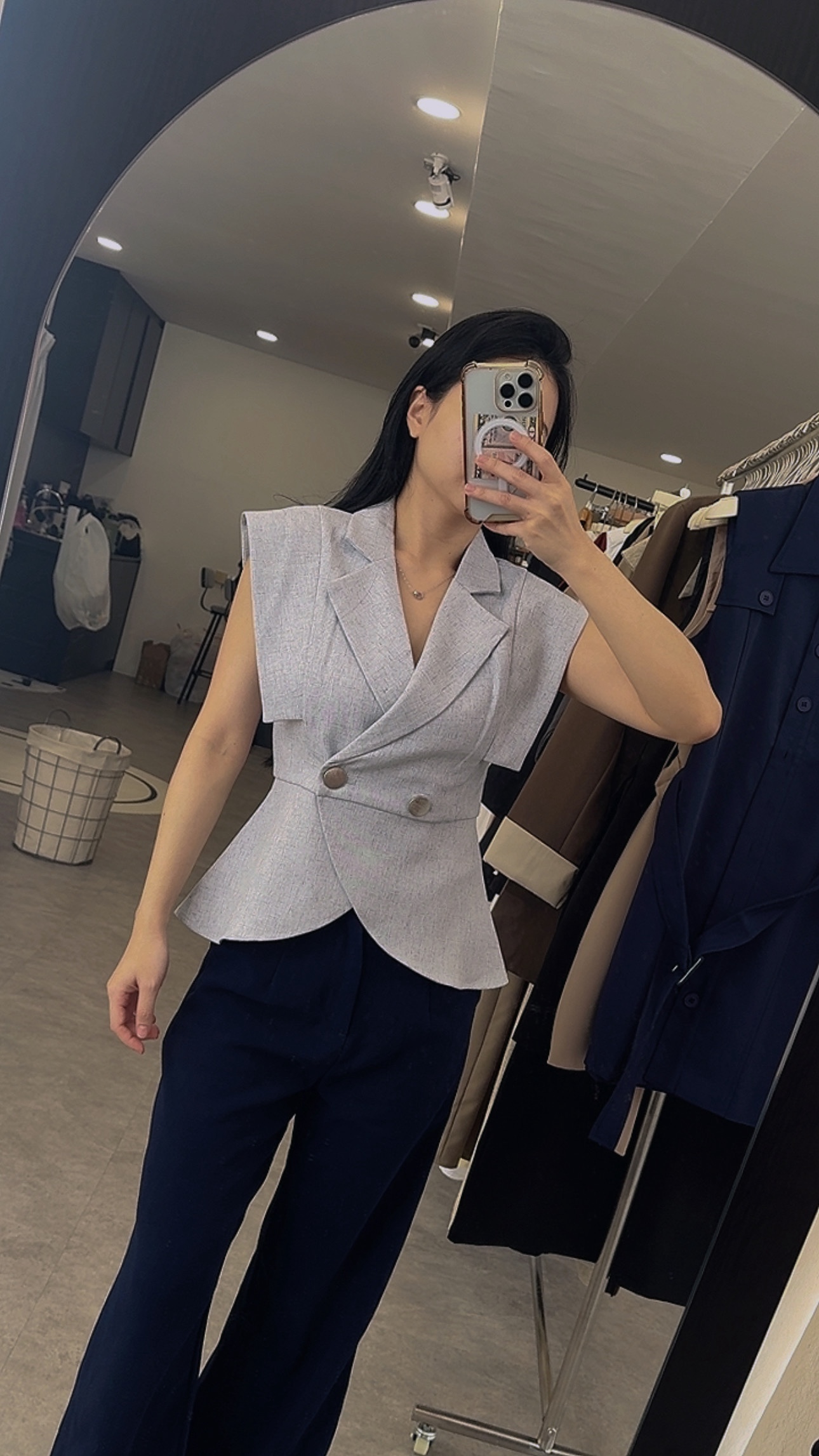 《高端系》女总风直角修腰翻领Top