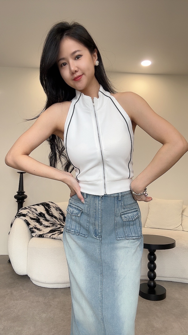 Sporty线条削肩款上衣