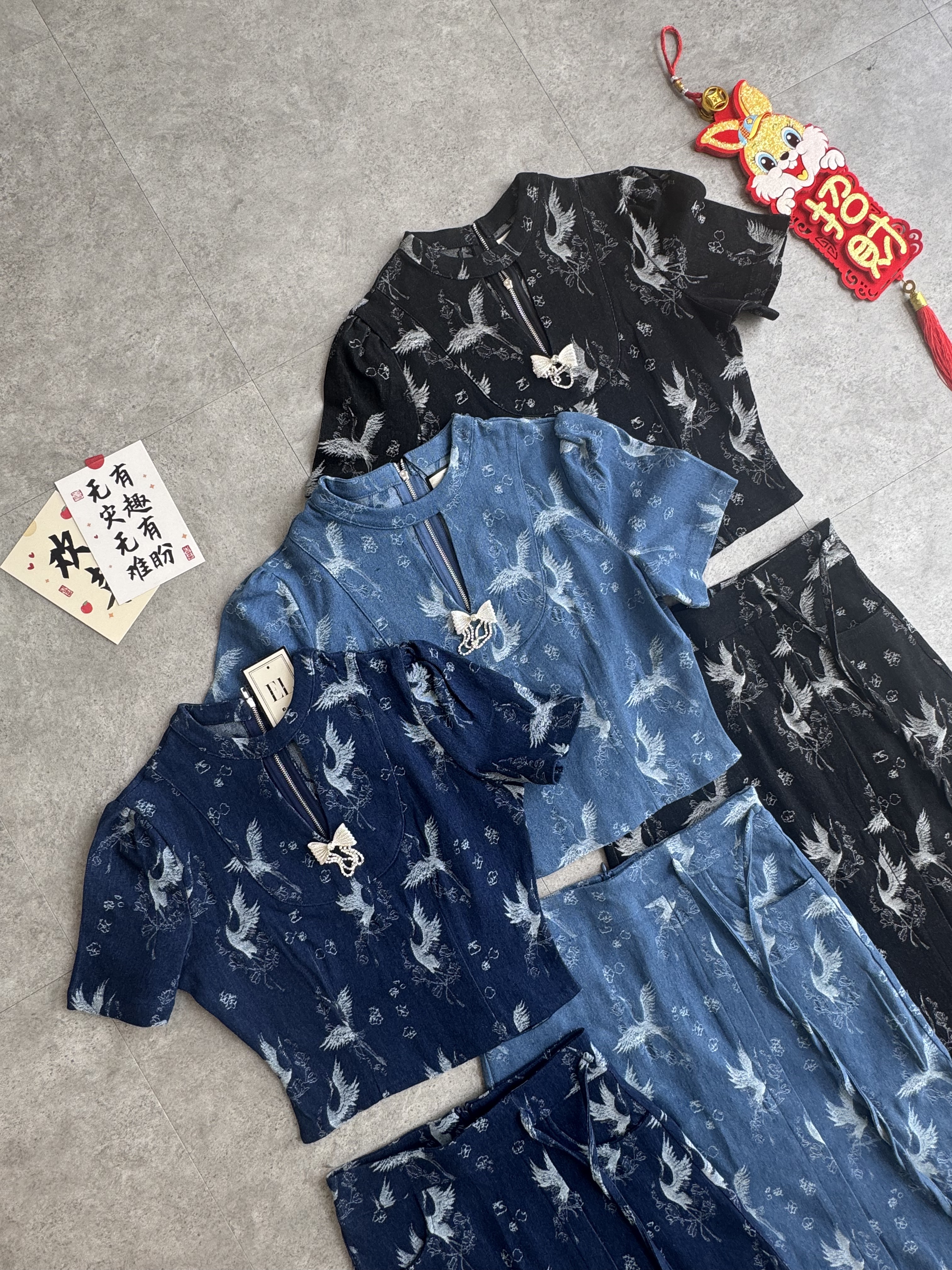 《新年》蝴蝶钻牛仔短袖长裙套装