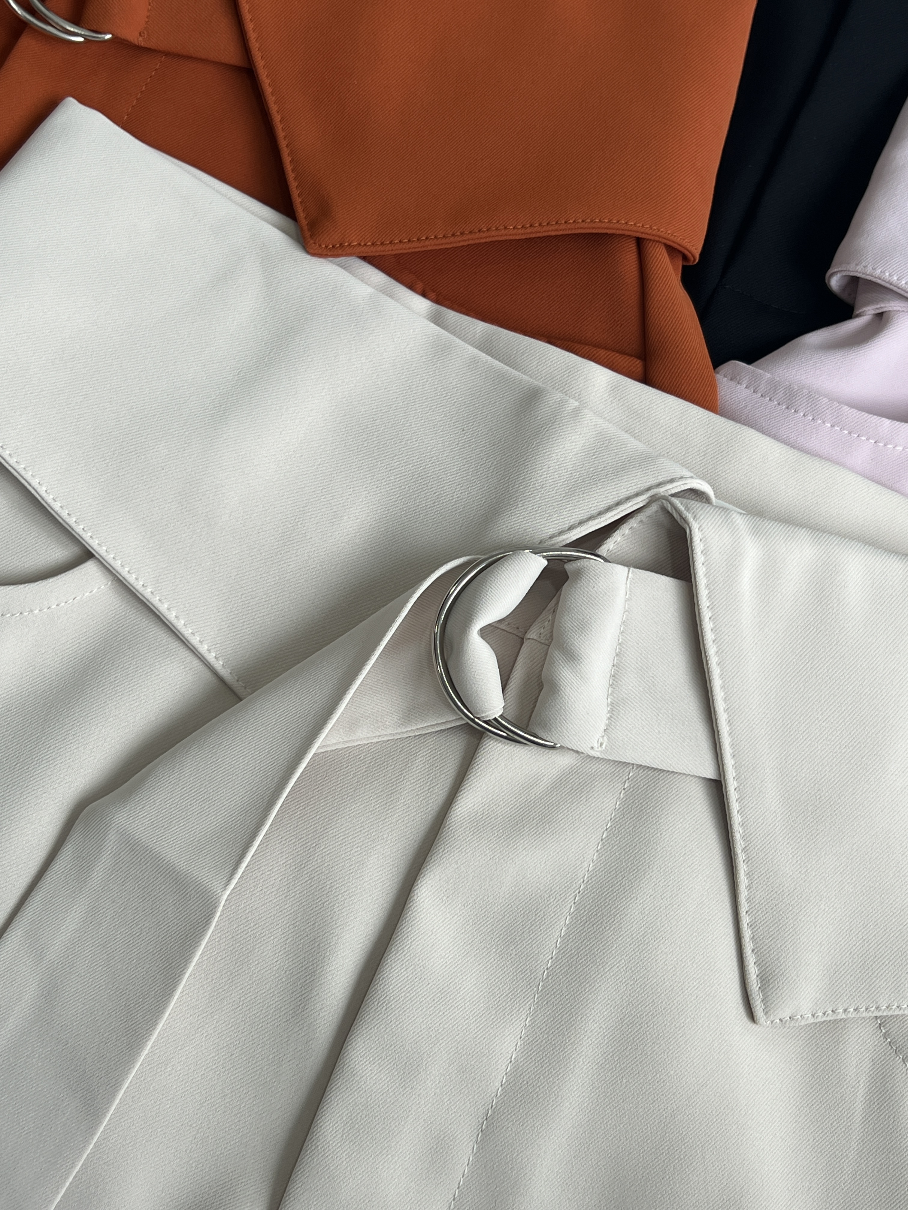 滑面设计感翻边短裤