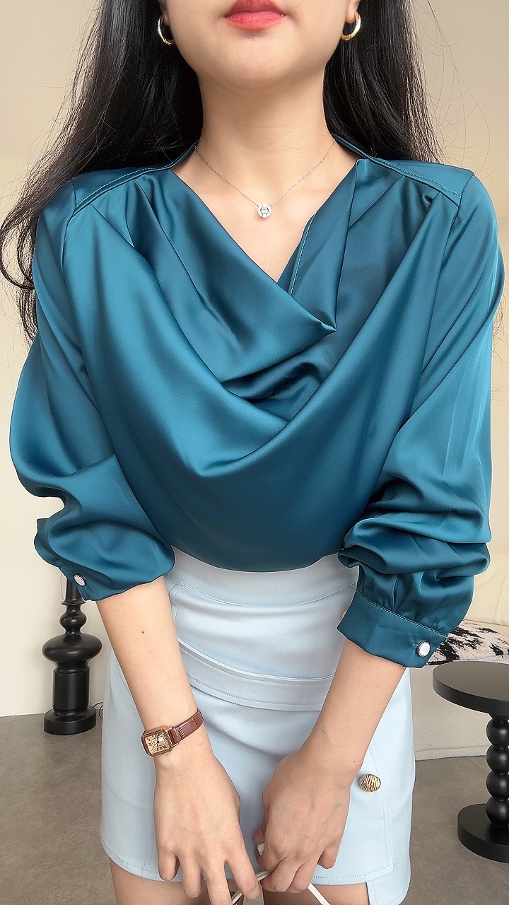 缎面波浪领长袖知性风Top