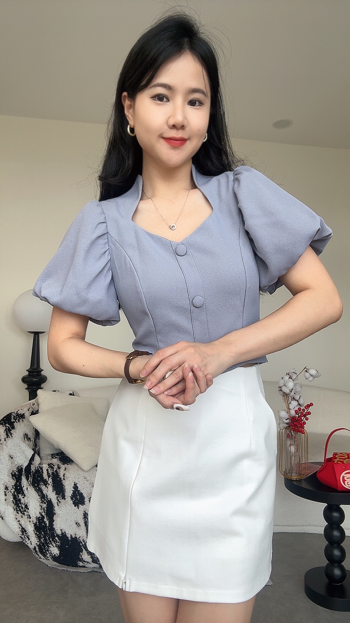 宫廷三角领泡袖Top