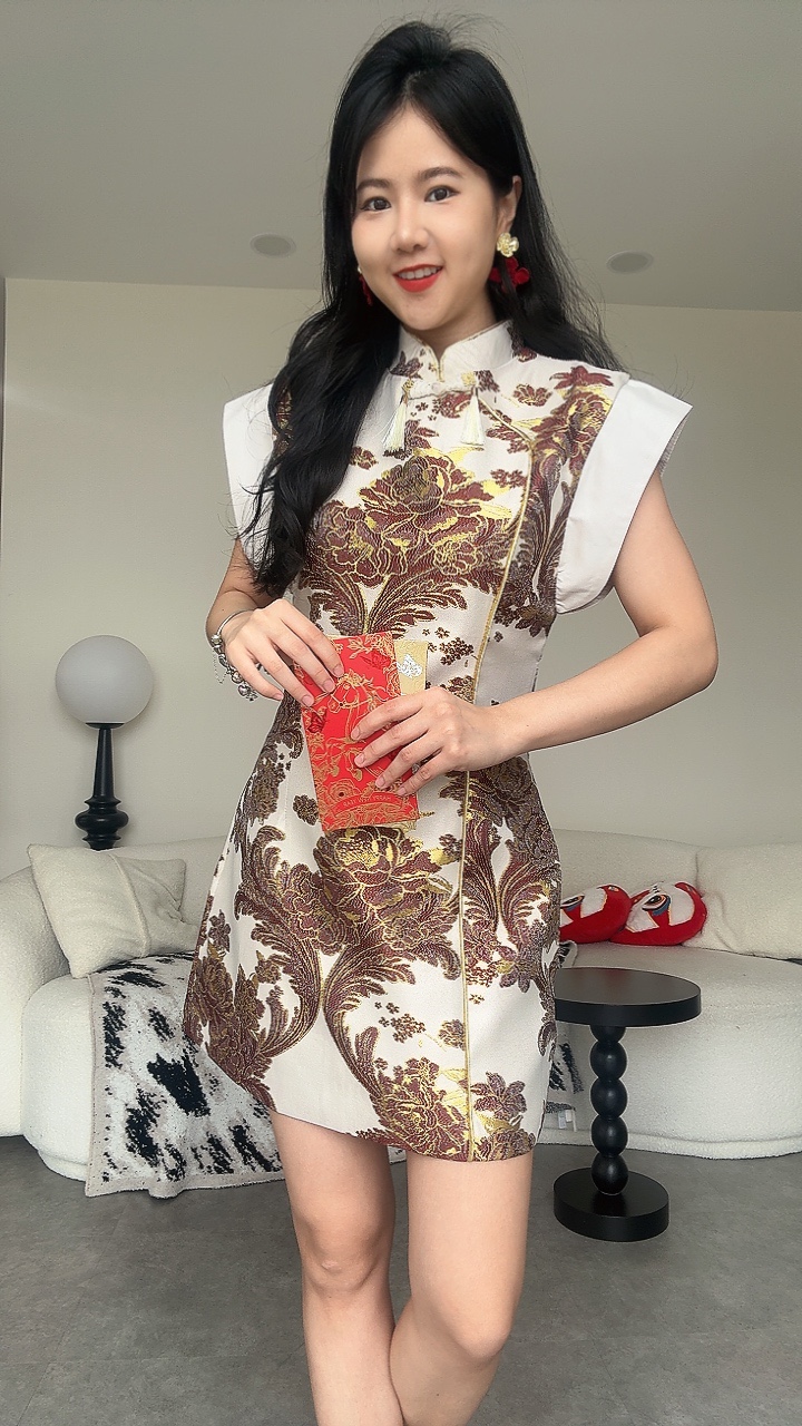 《新年》 一节袖金丝边贵气旗袍