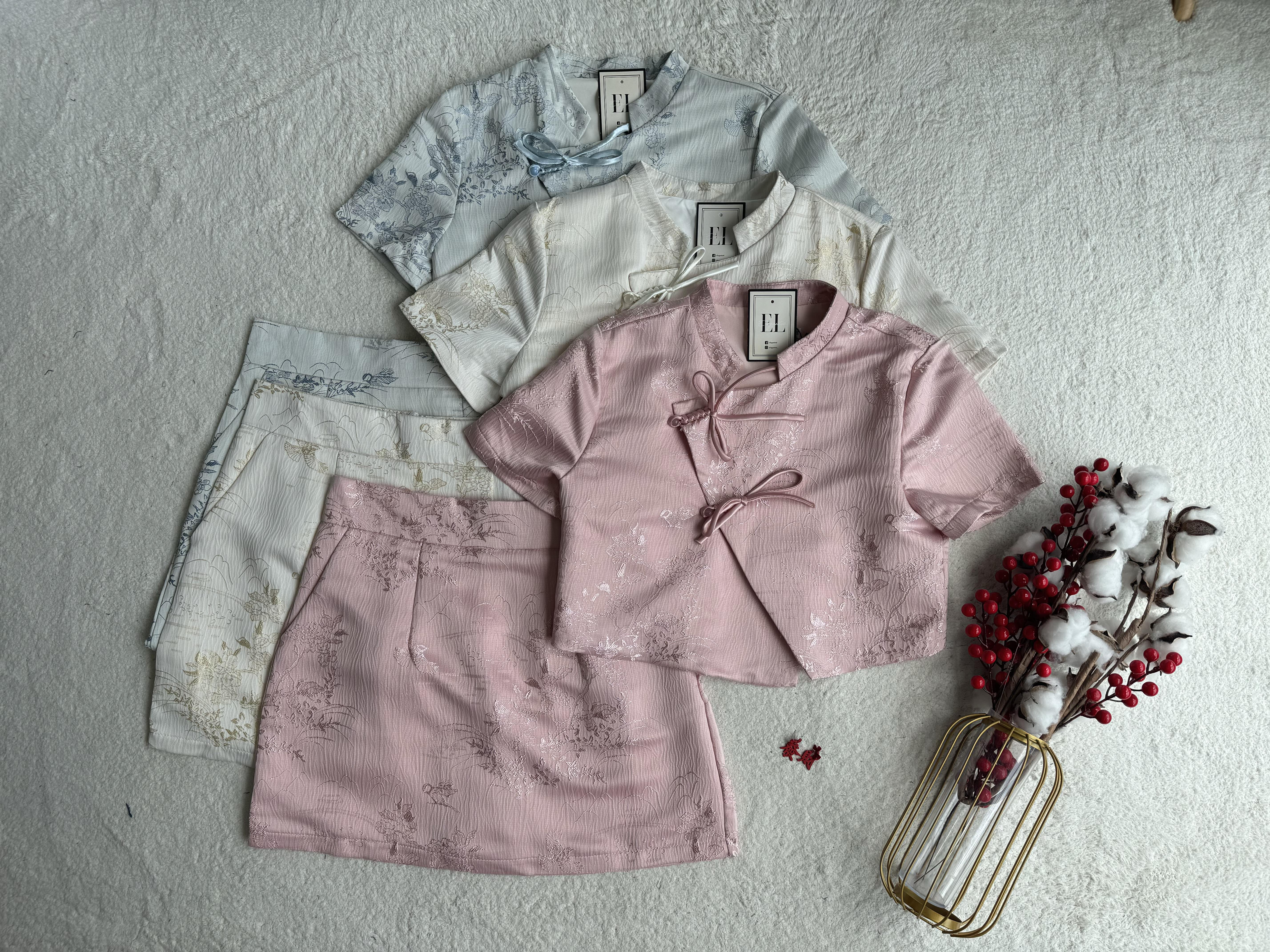 双辫扣短短袖刺绣旗袍短裙套装