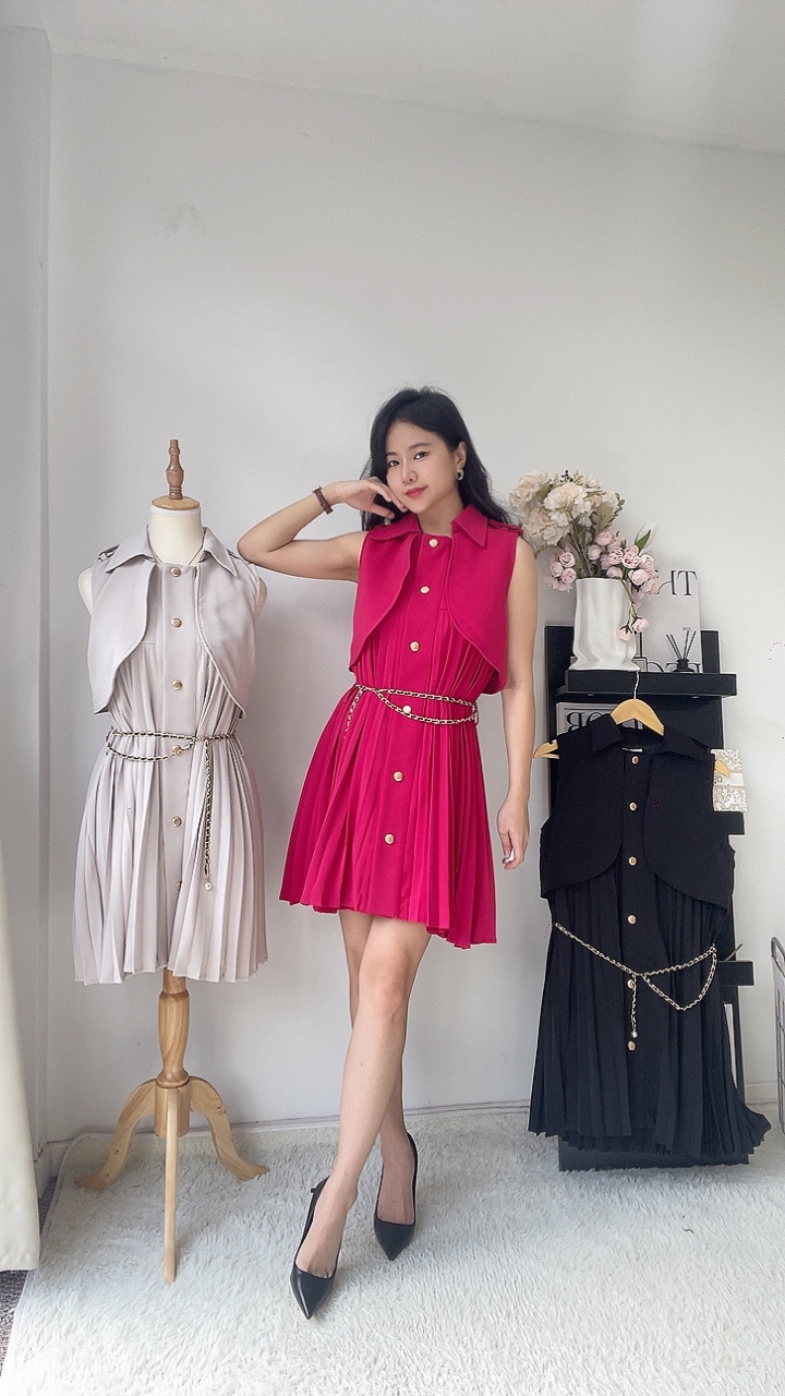 无袖斗风设计百褶连身裙（附送腰链）