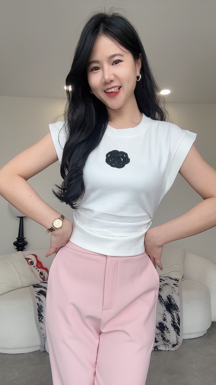 直角厚棉收腰玫瑰珠珠花Top