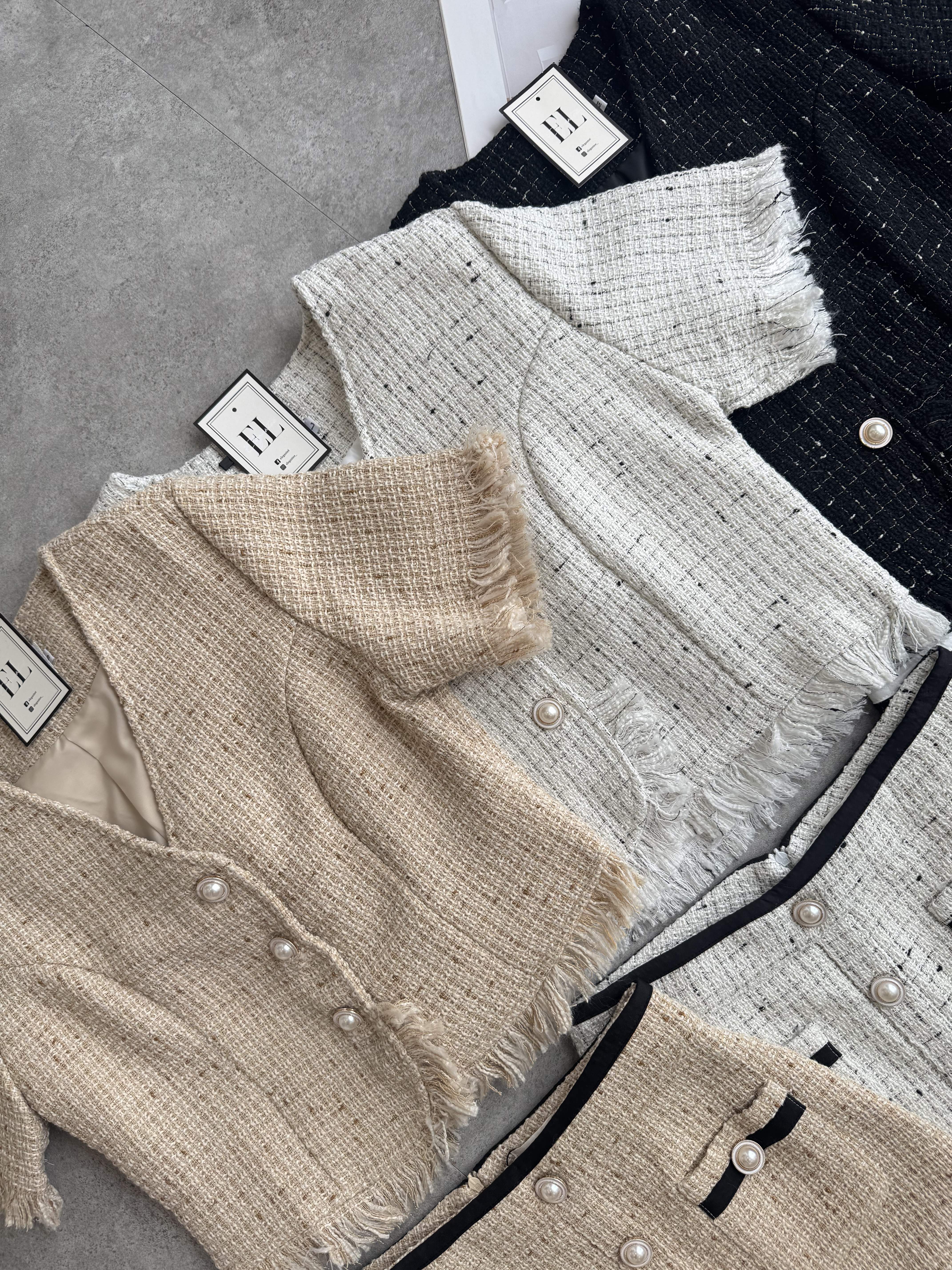 小香风珍珠扣短裙套装