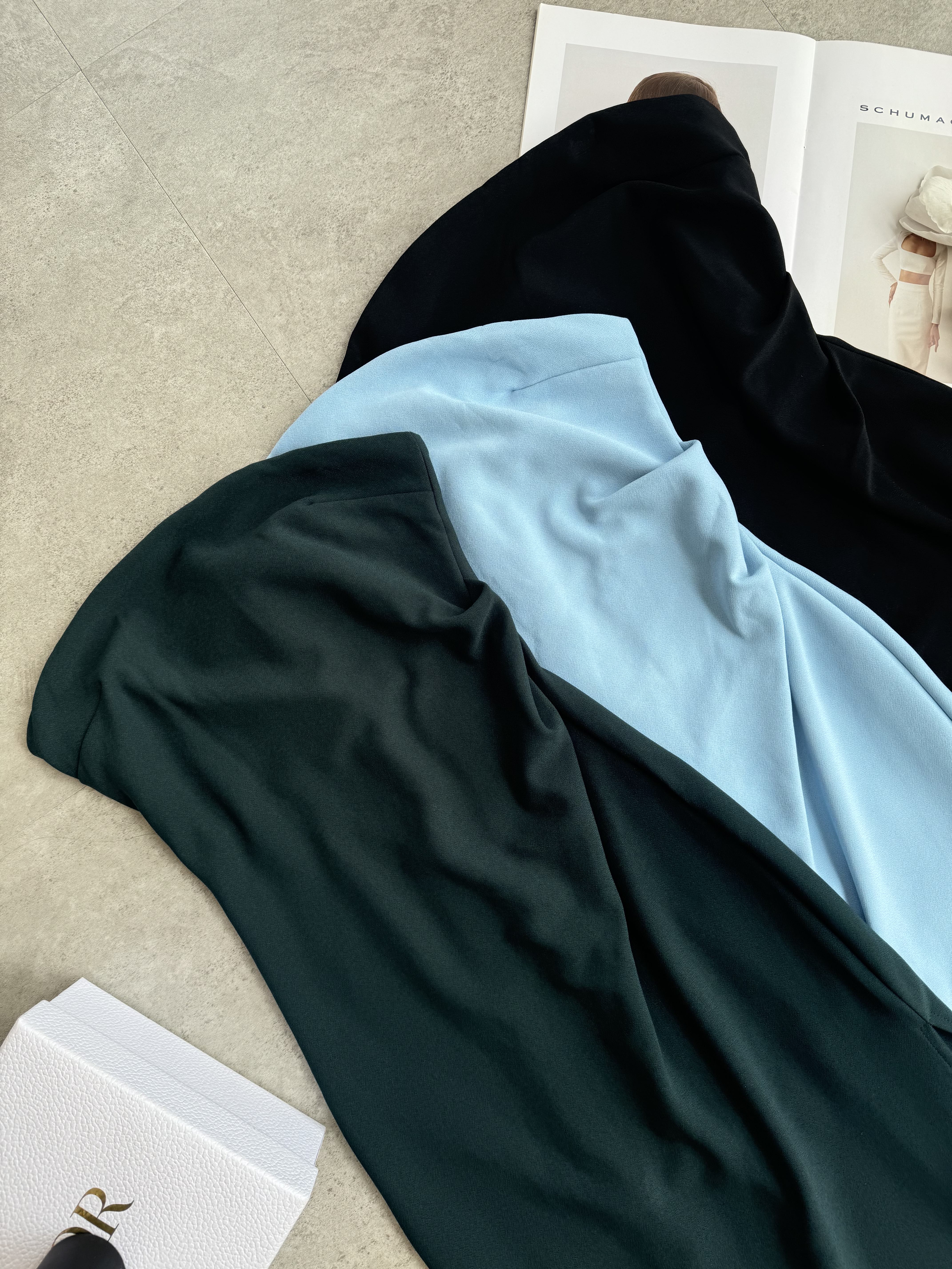 简约大方修腰抹胸连身裙