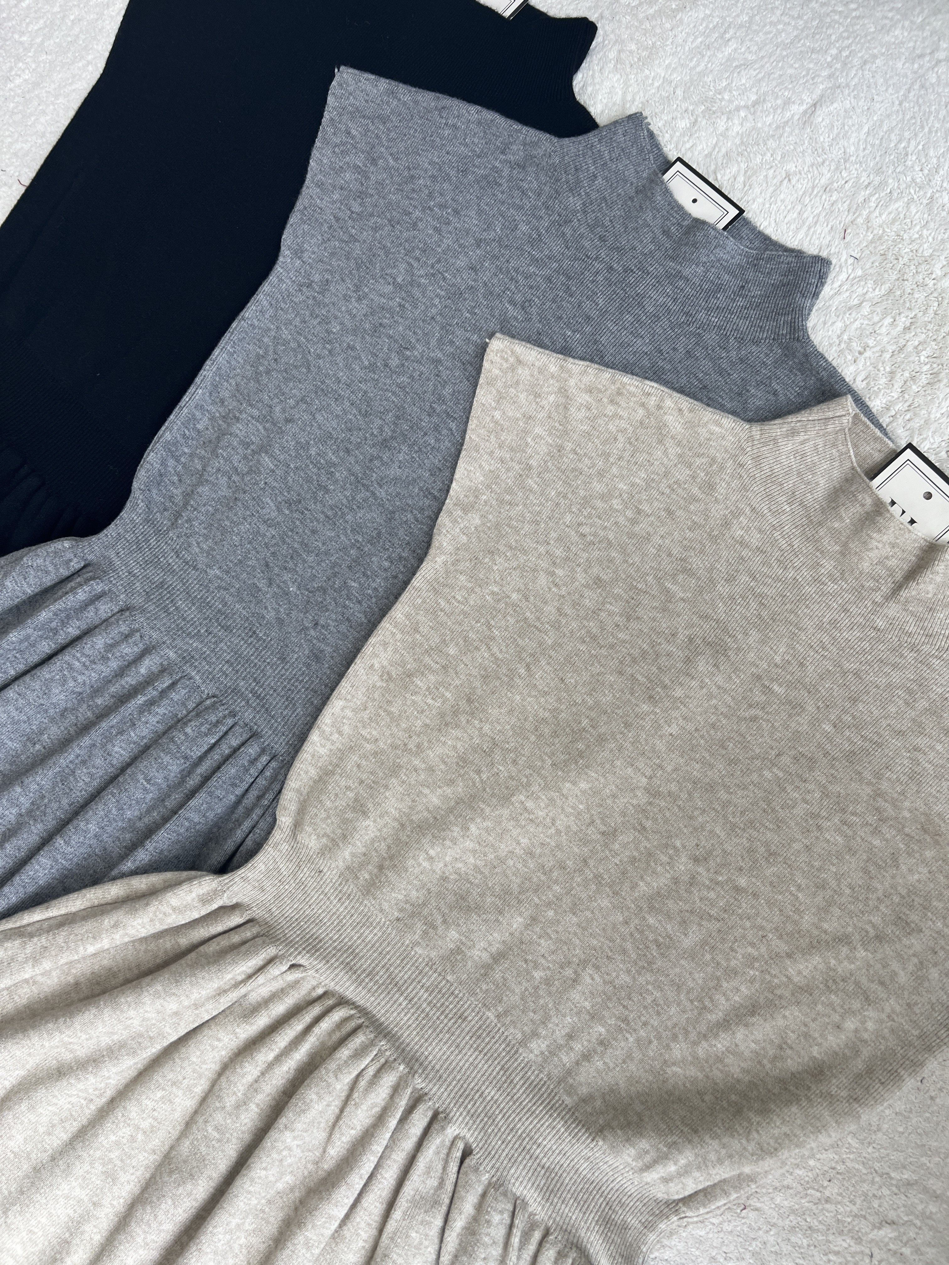 气质落肩袖中高领针织连身裙