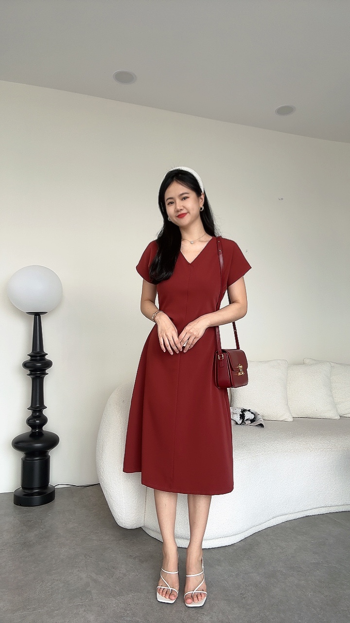 简约大方文雅修腰滑面Dress