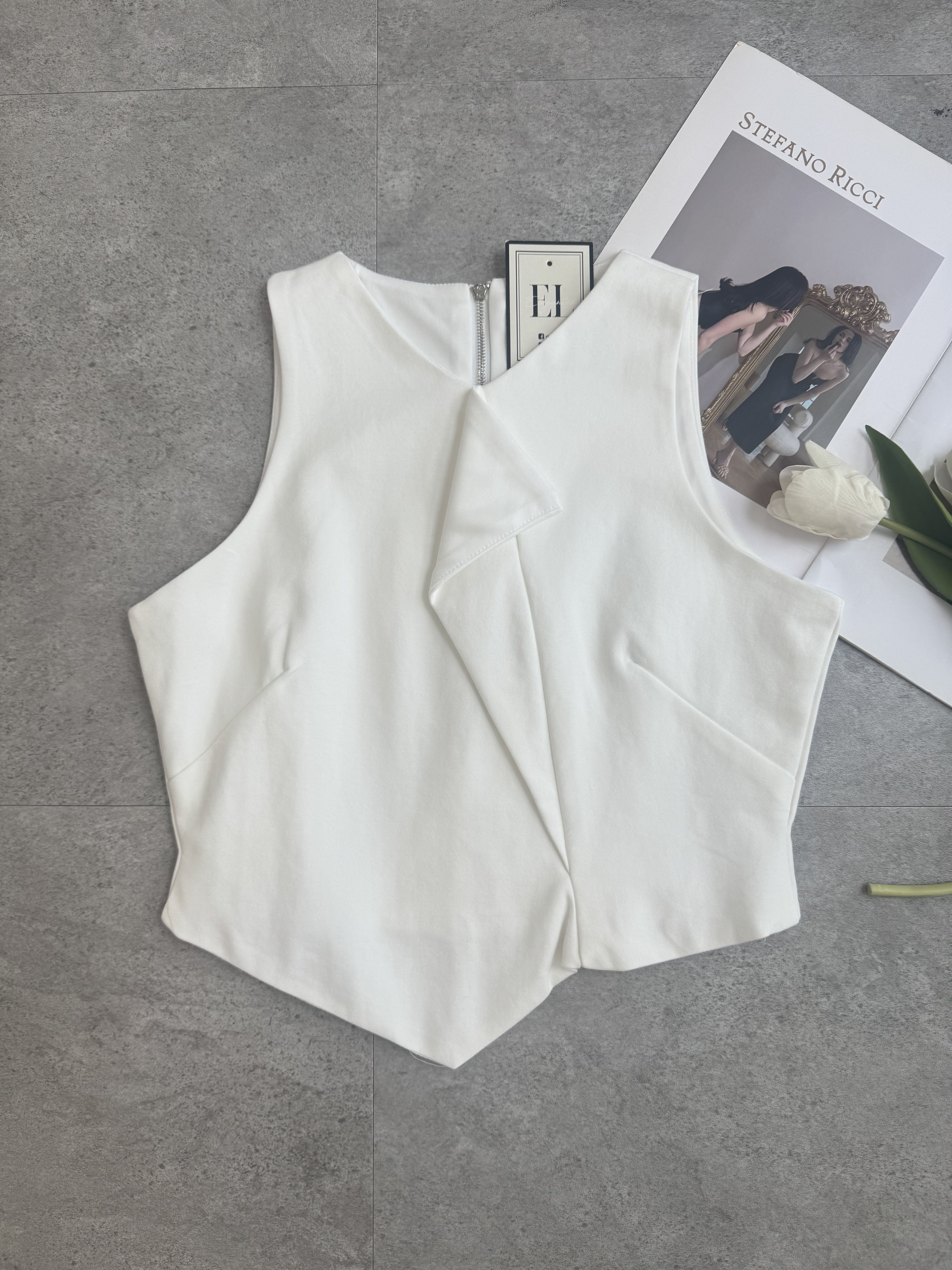 知性内cut造型Top