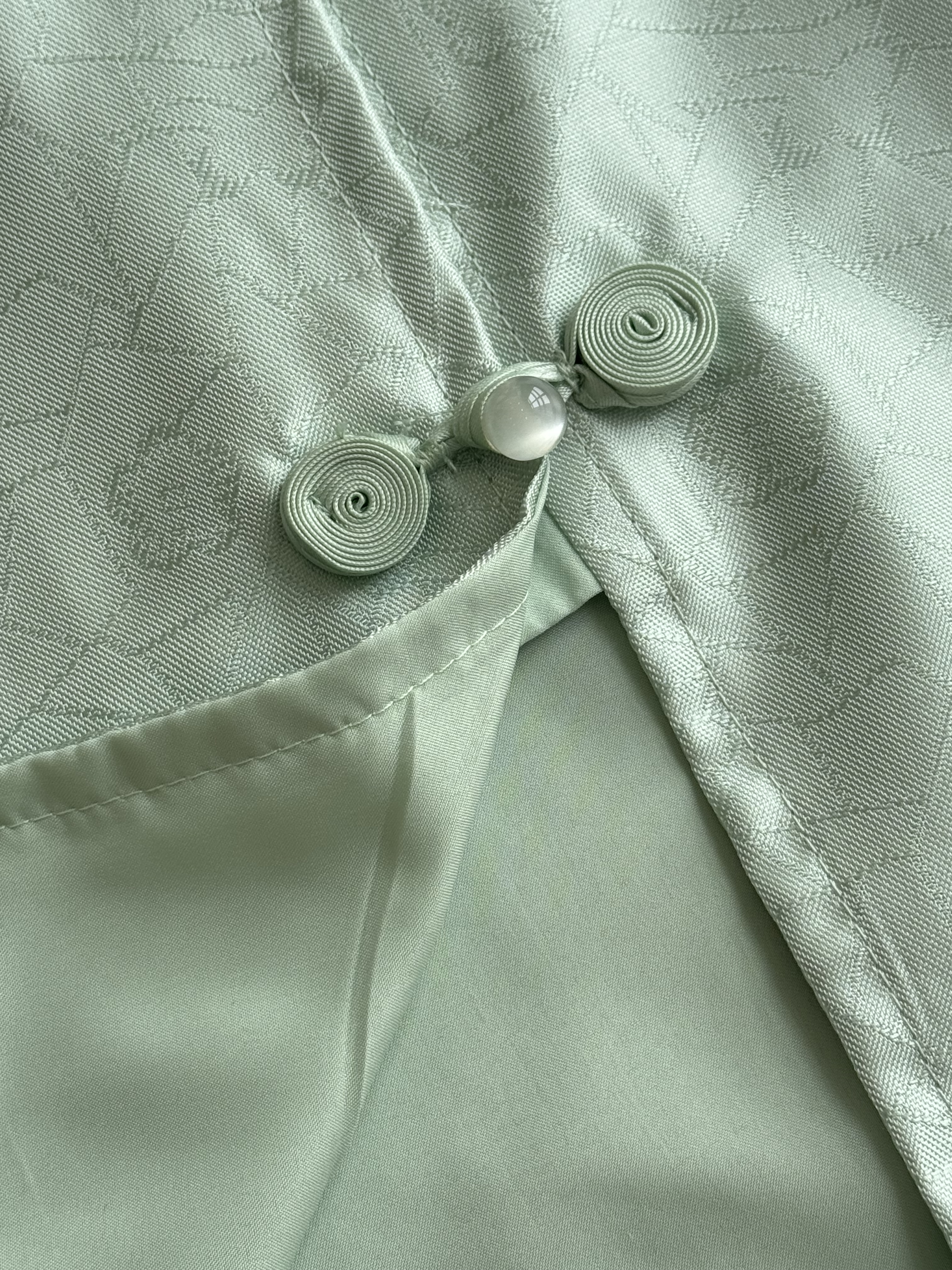 《情侣》缎面唐装