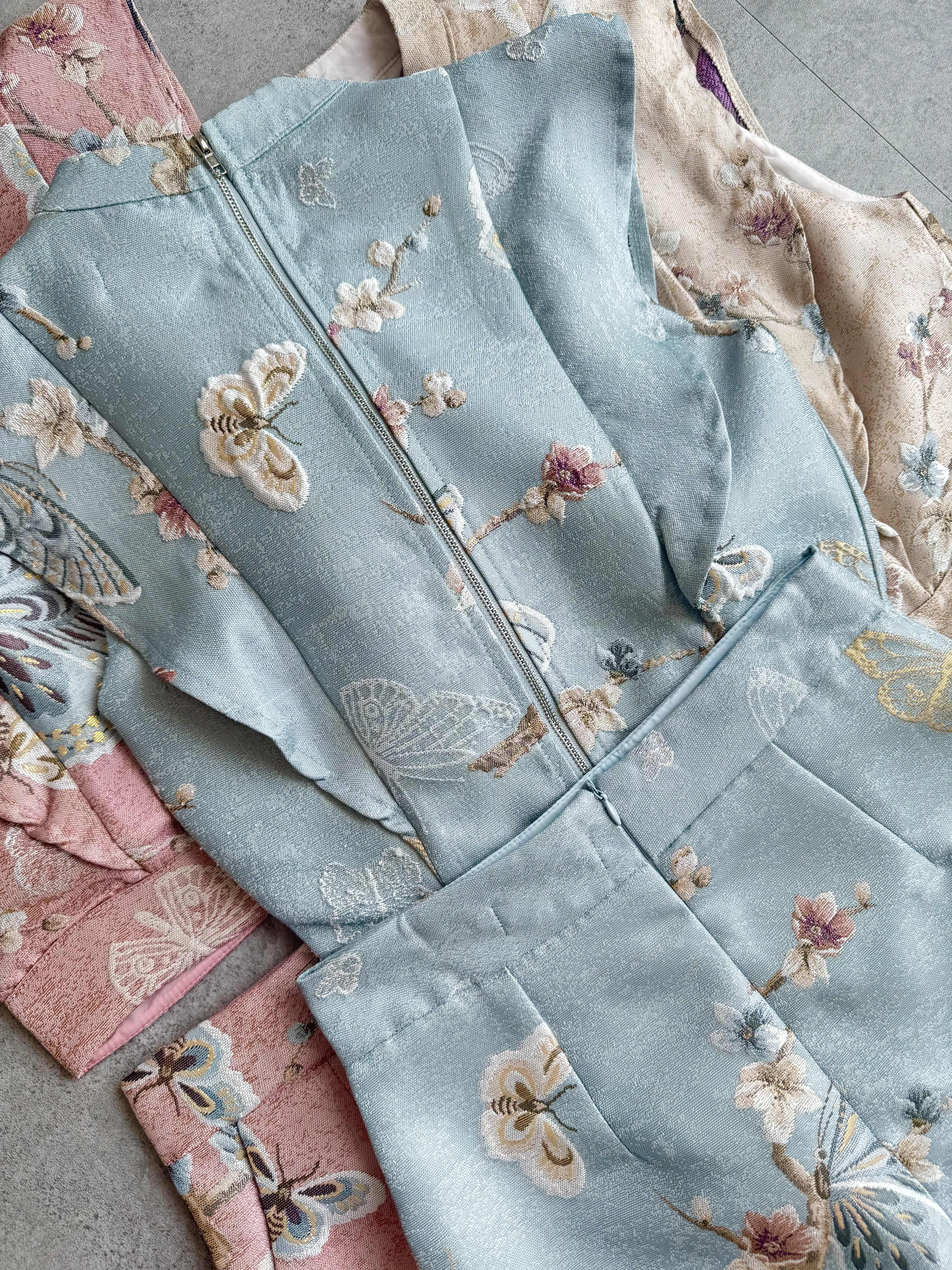 蝴蝶绣流苏直角袖旗袍套装