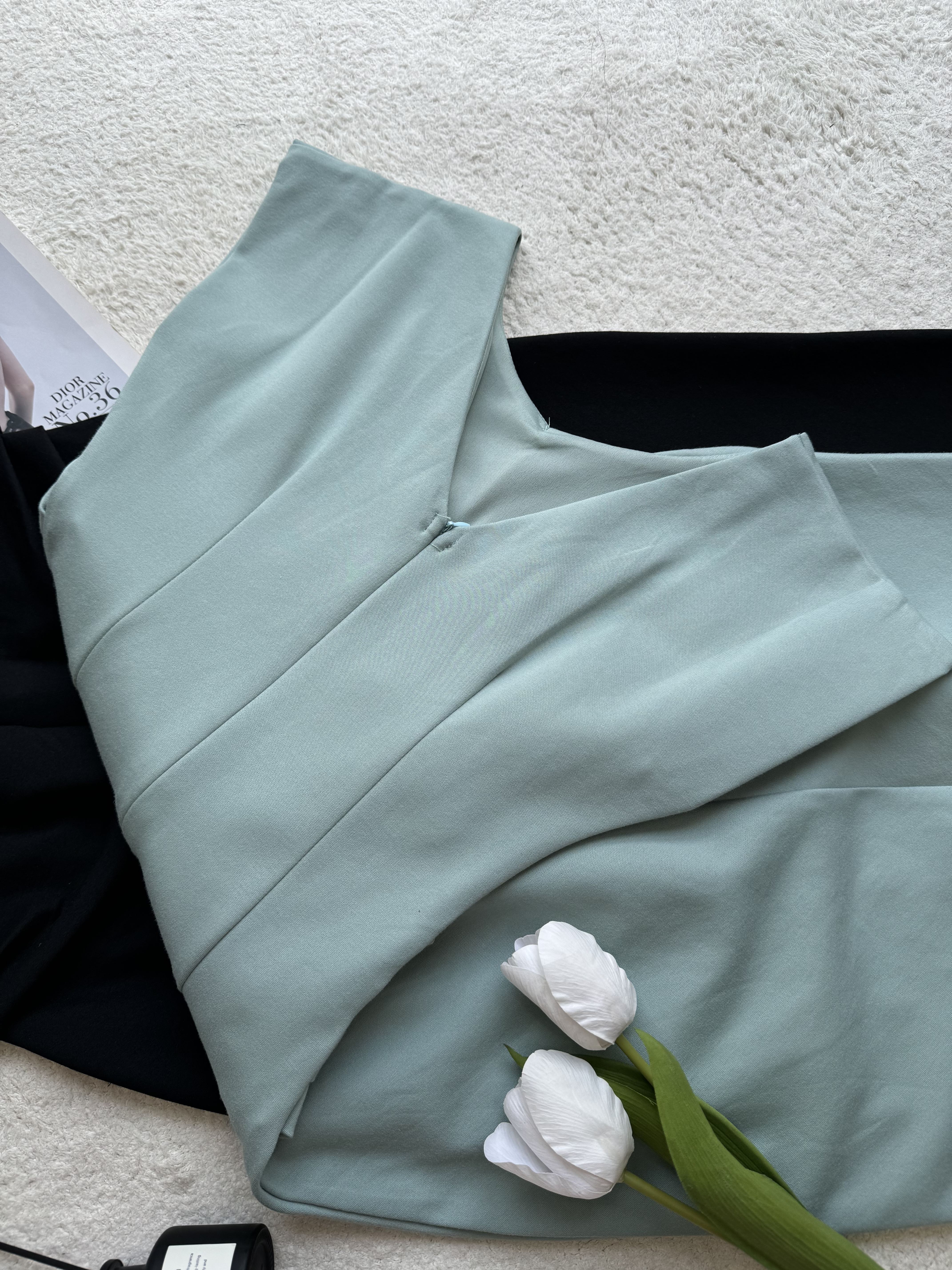 优雅收腰皱褶连身裙