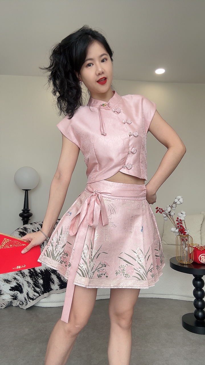 《情侣》 短版马面裙套装